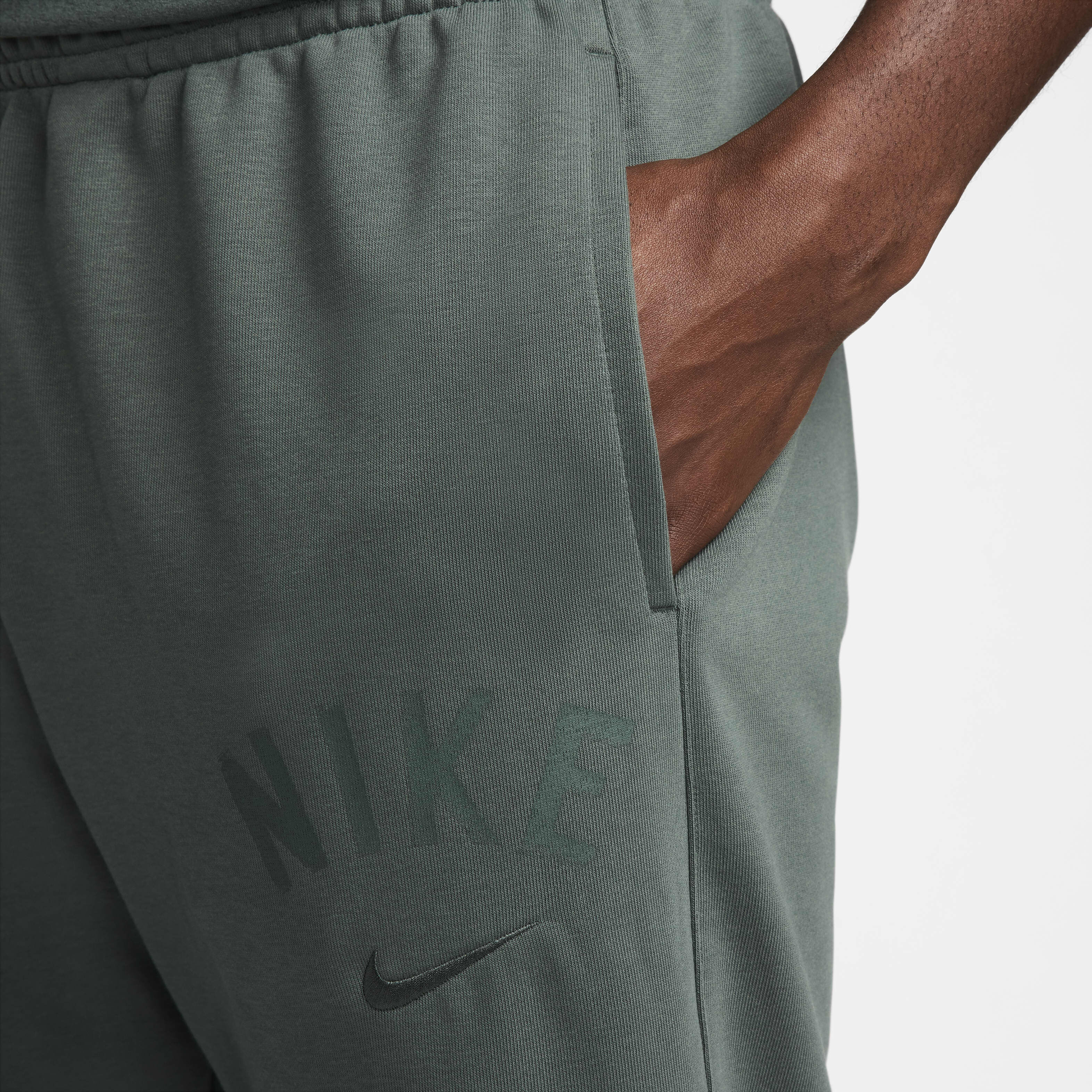 Nike dri fit fleece joggers top