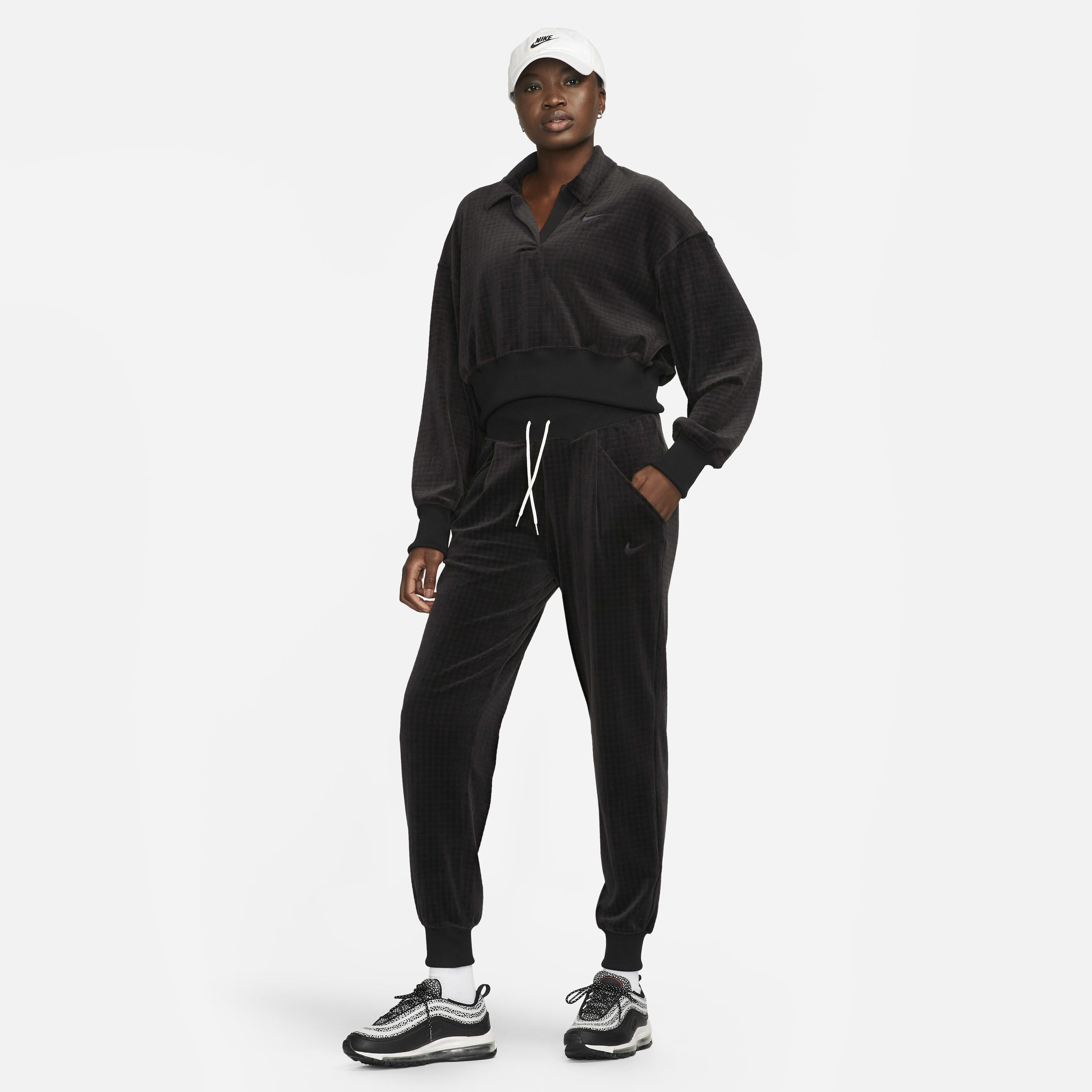 Nike velour joggers deals