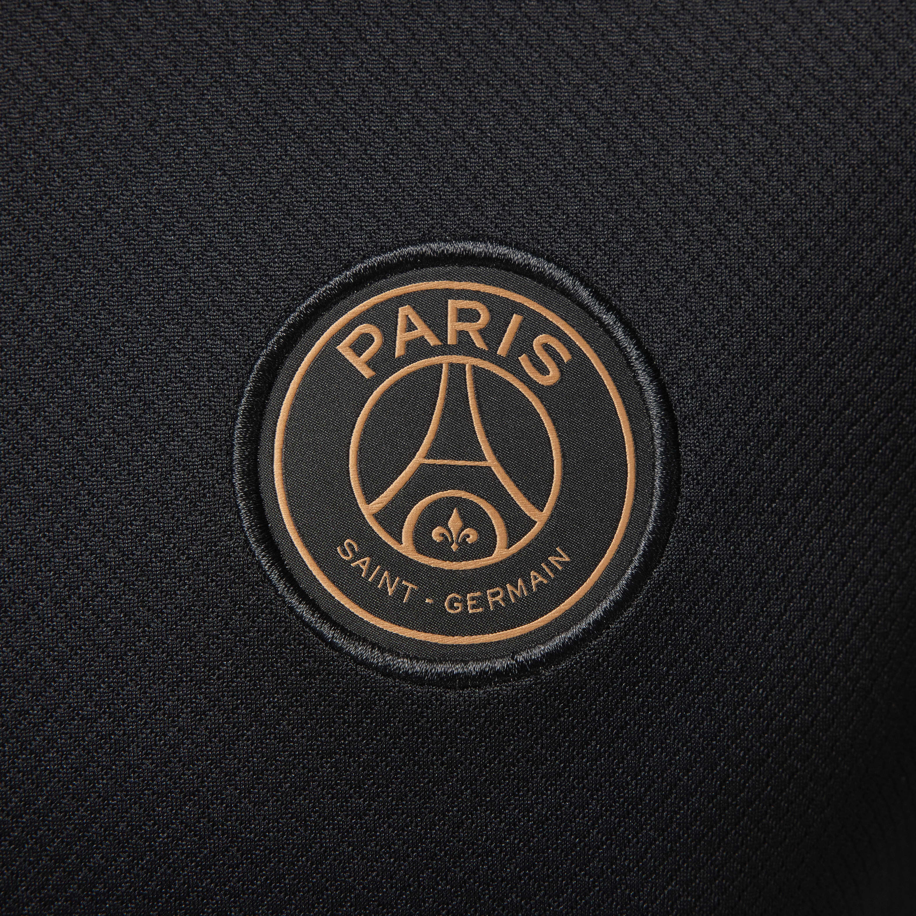 Paris Saint-Germain Strike Third image number 3