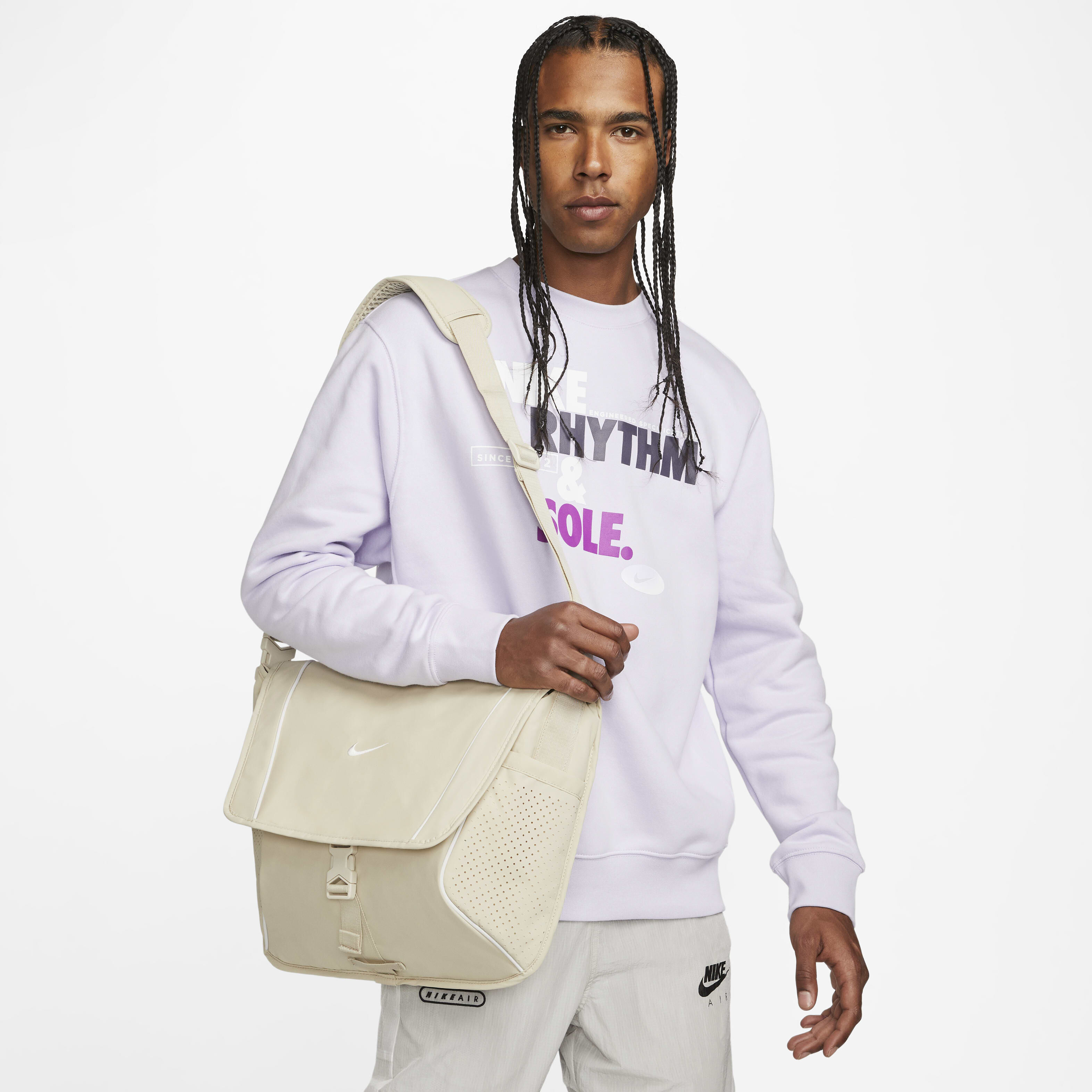 نايكي سبورتسوير ايسنشالز image number 1