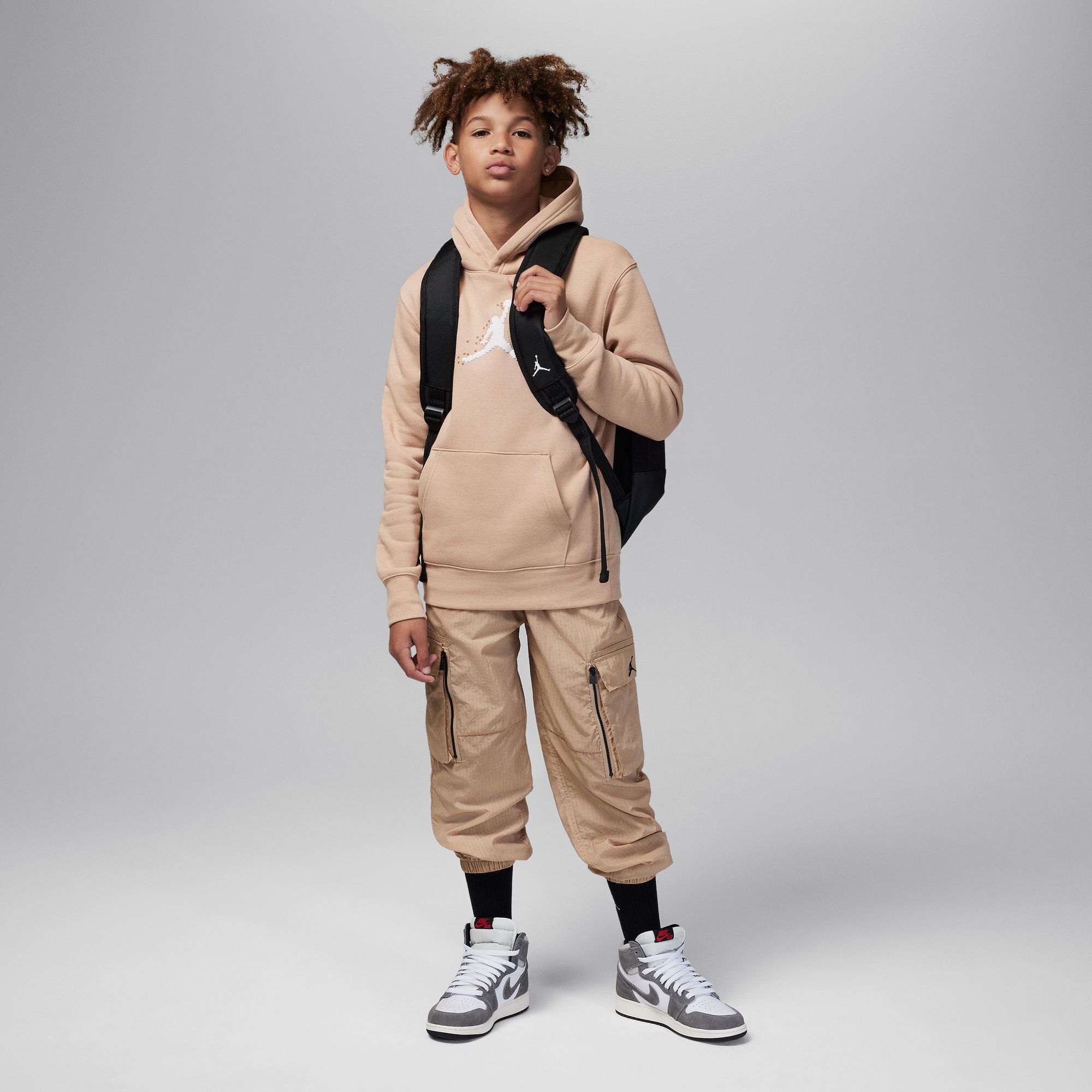 بلوفر جوردن MJ ايسنشالز ميمبر image number 4