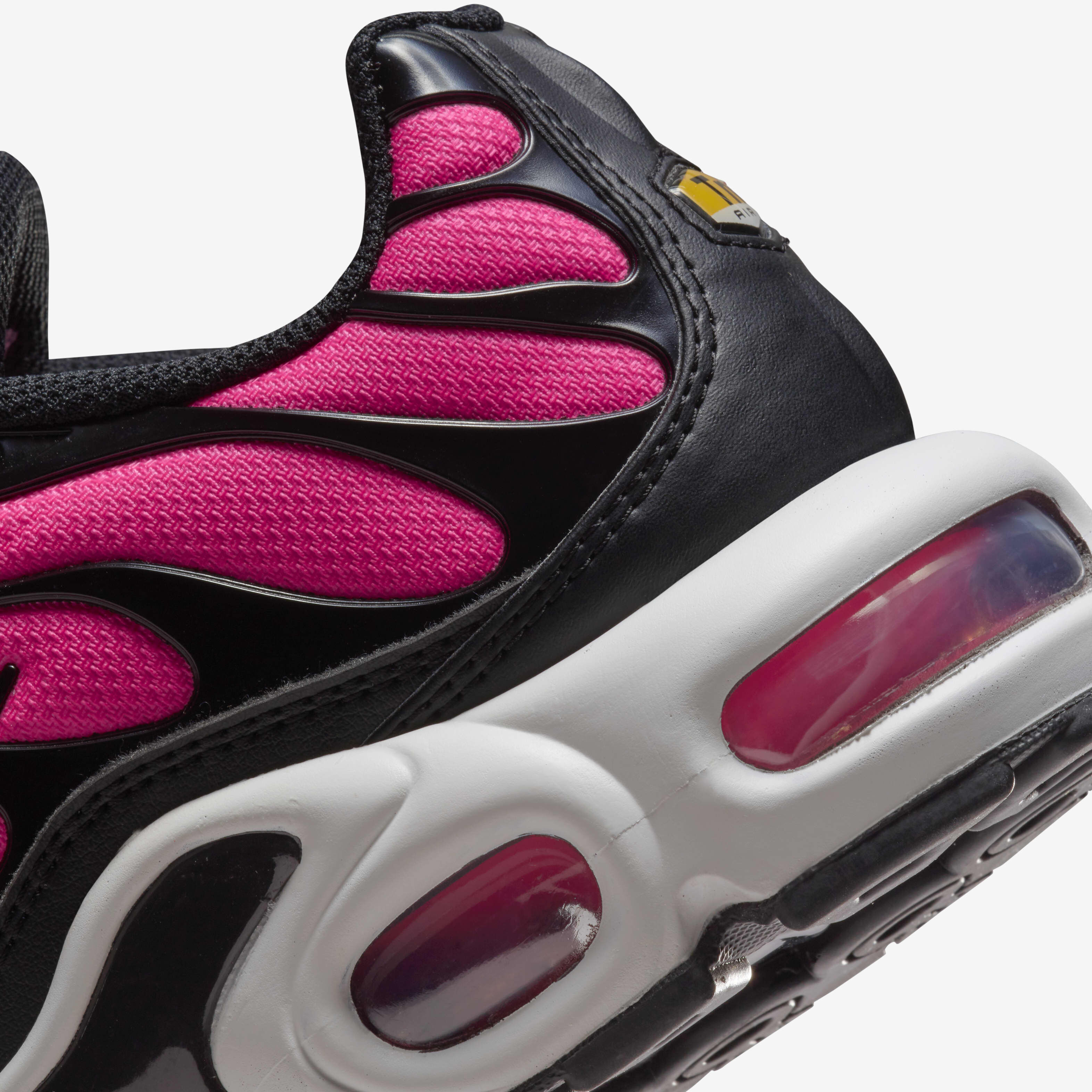 Nike Air Max Plus パープル ピンク DZ3670-500 Available Now // Nike Air Max Plus “Vivid Purple” | House of