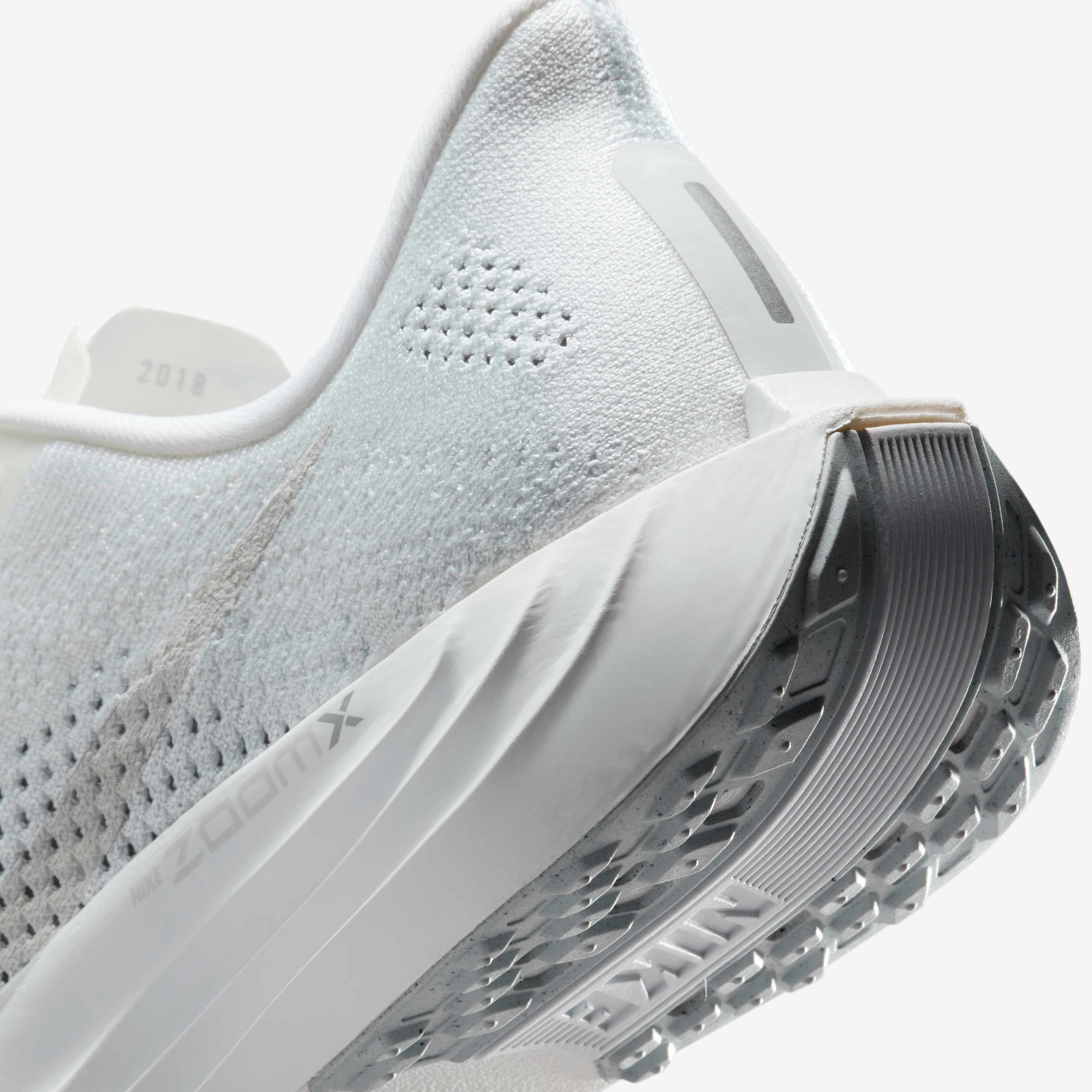 Nike Pegasus Plus image number 7