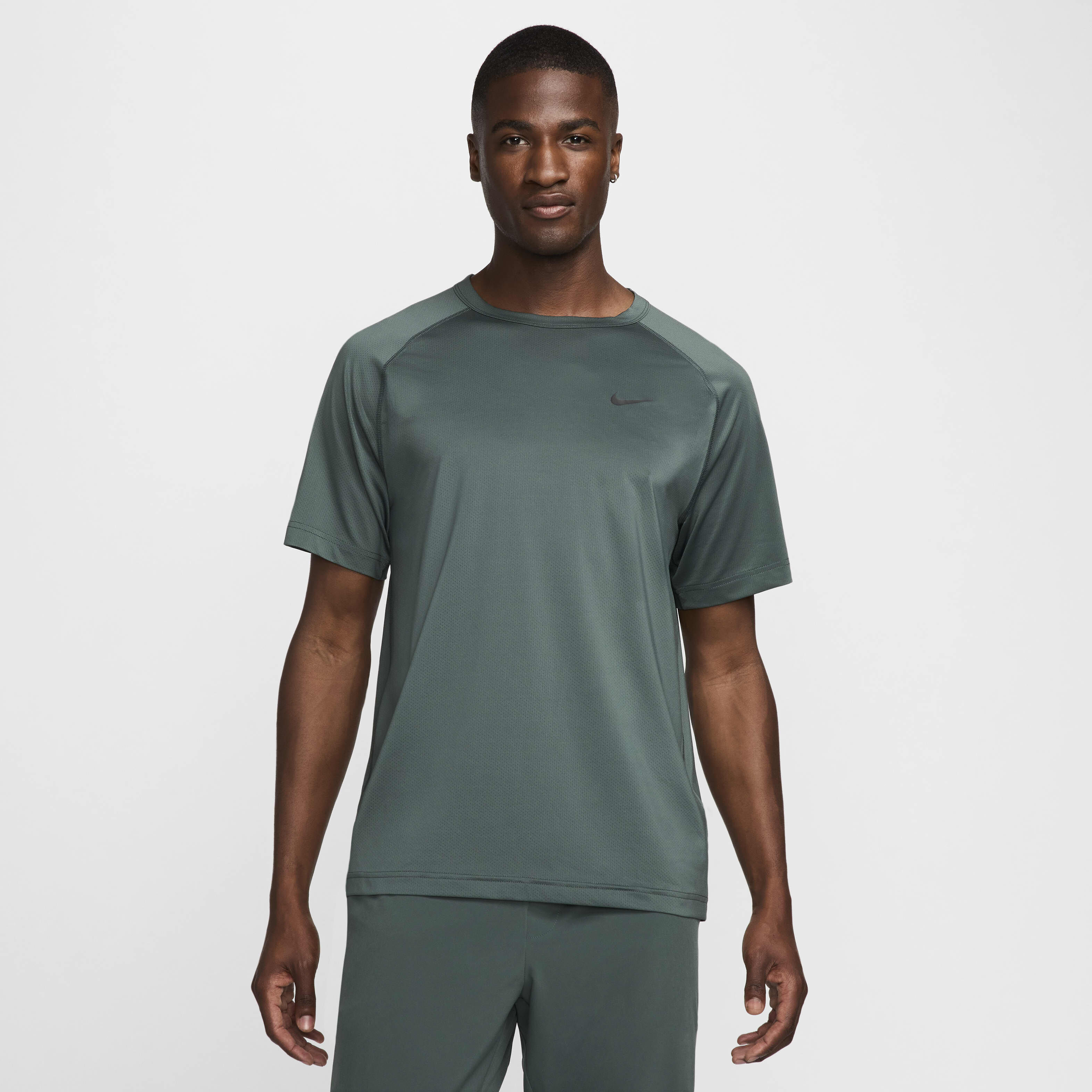 green nike gym top