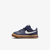 NikeCourt Legacy