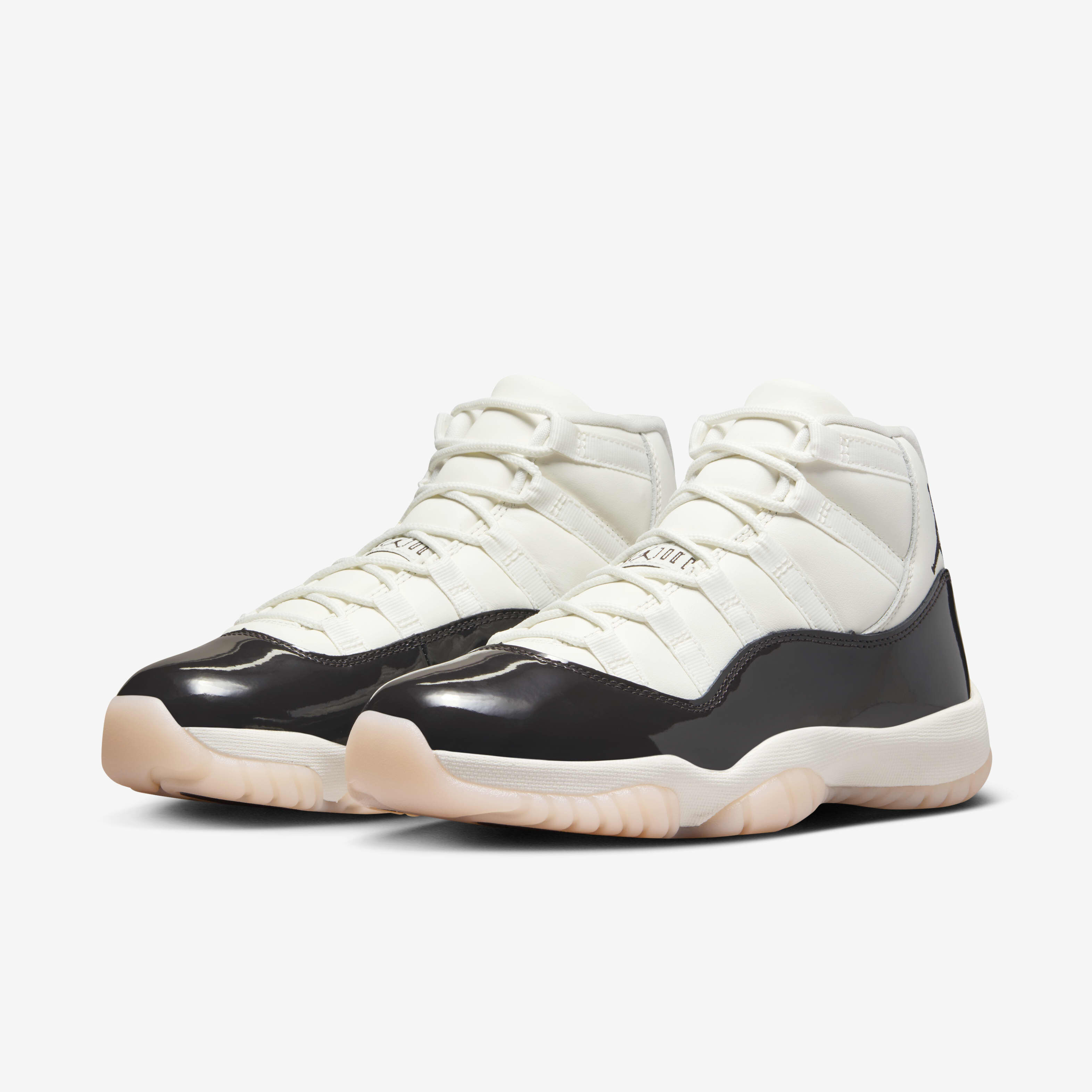Air Jordan 11 Retro 'Pearl' image number 4