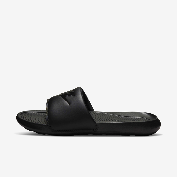 Nike Victori One image number 1 Nike Victori One image number 1