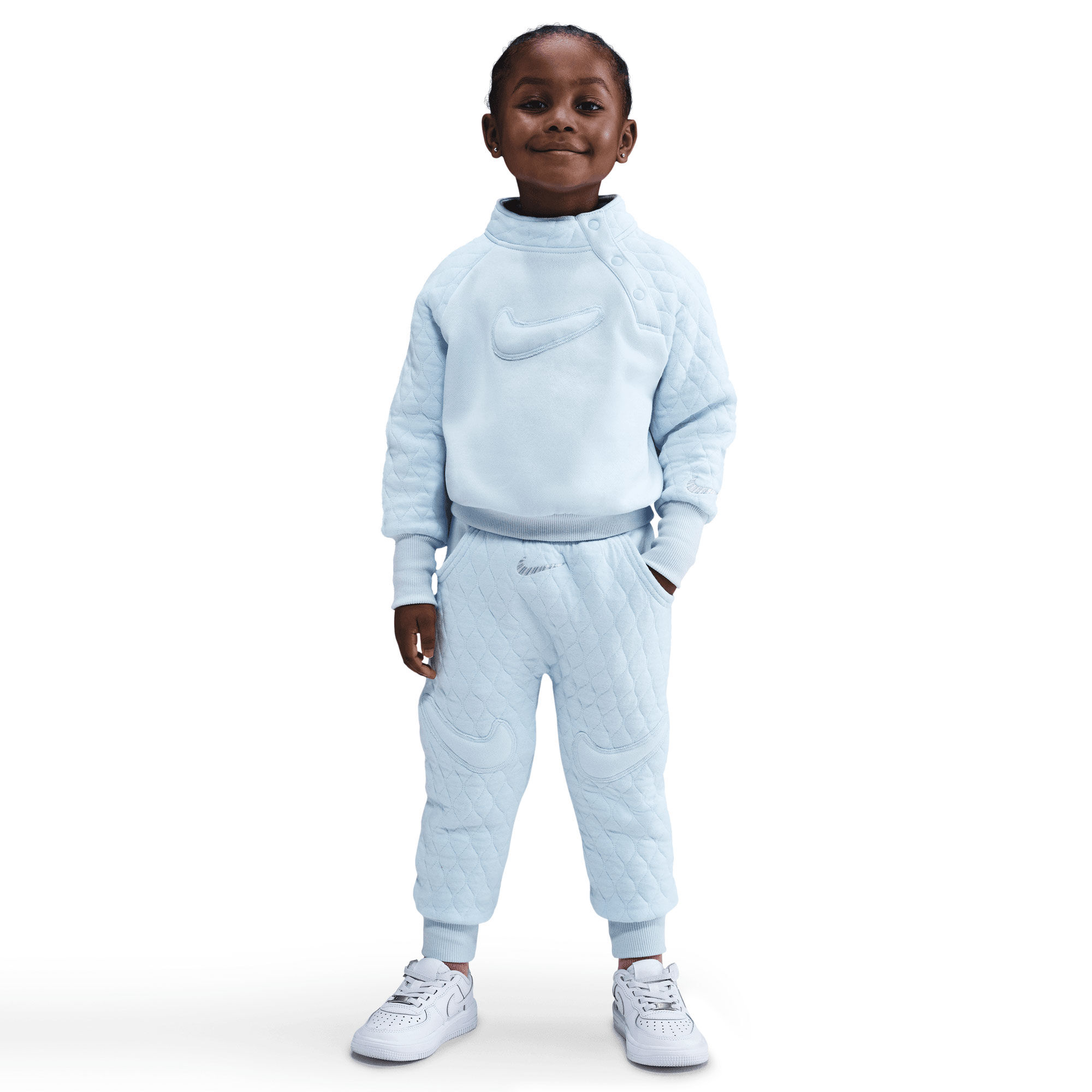 نايكي ريدي، ست! image number 1