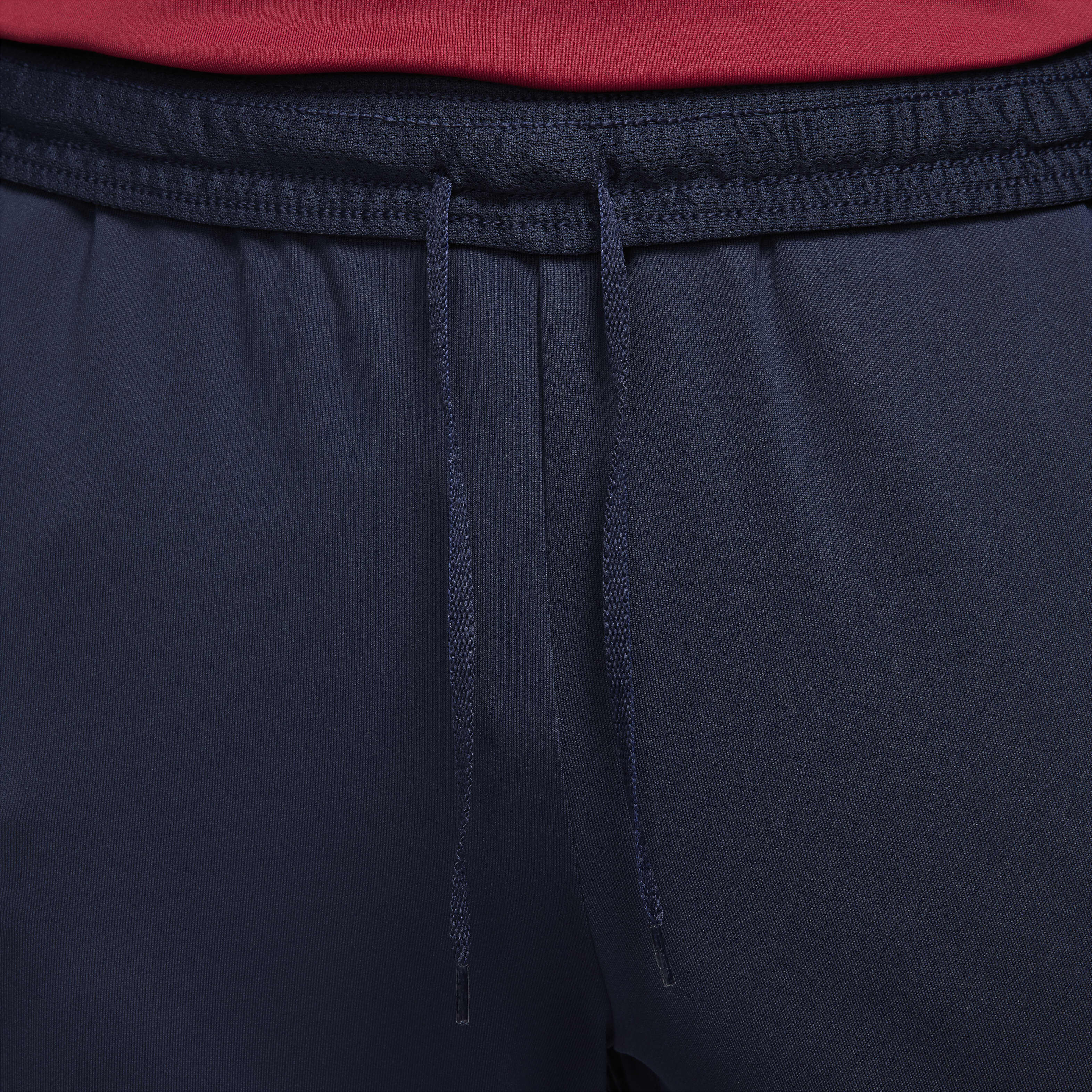 F.C. Barcelona Strike image number 2