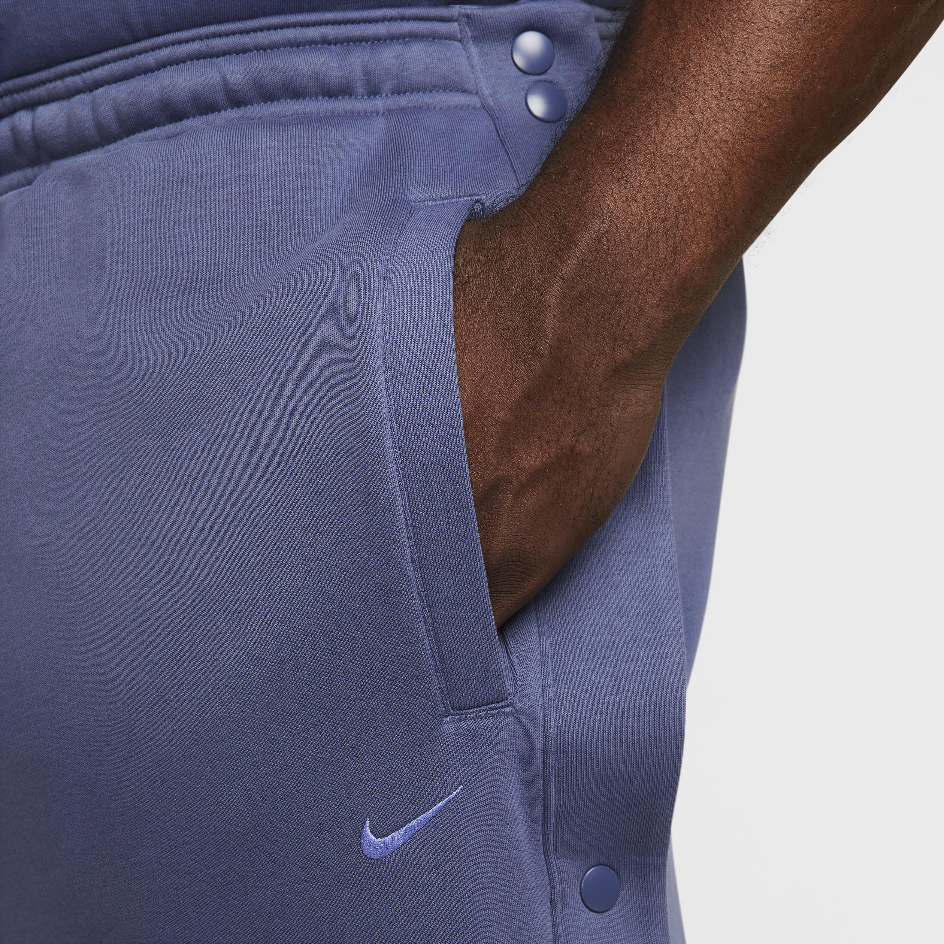 LeBron Standard Issue image number 13