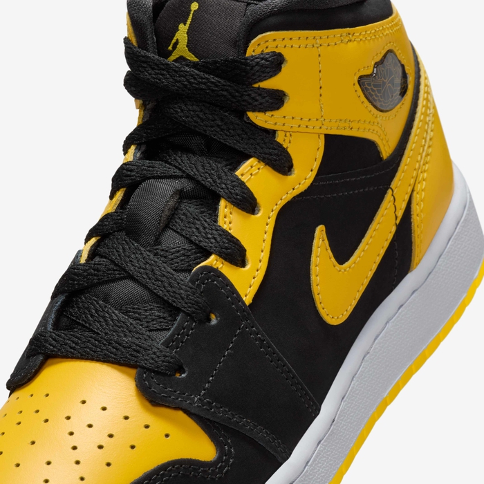 Air Jordan 1 Mid SE image number 6 Air Jordan 1 Mid SE image number 6