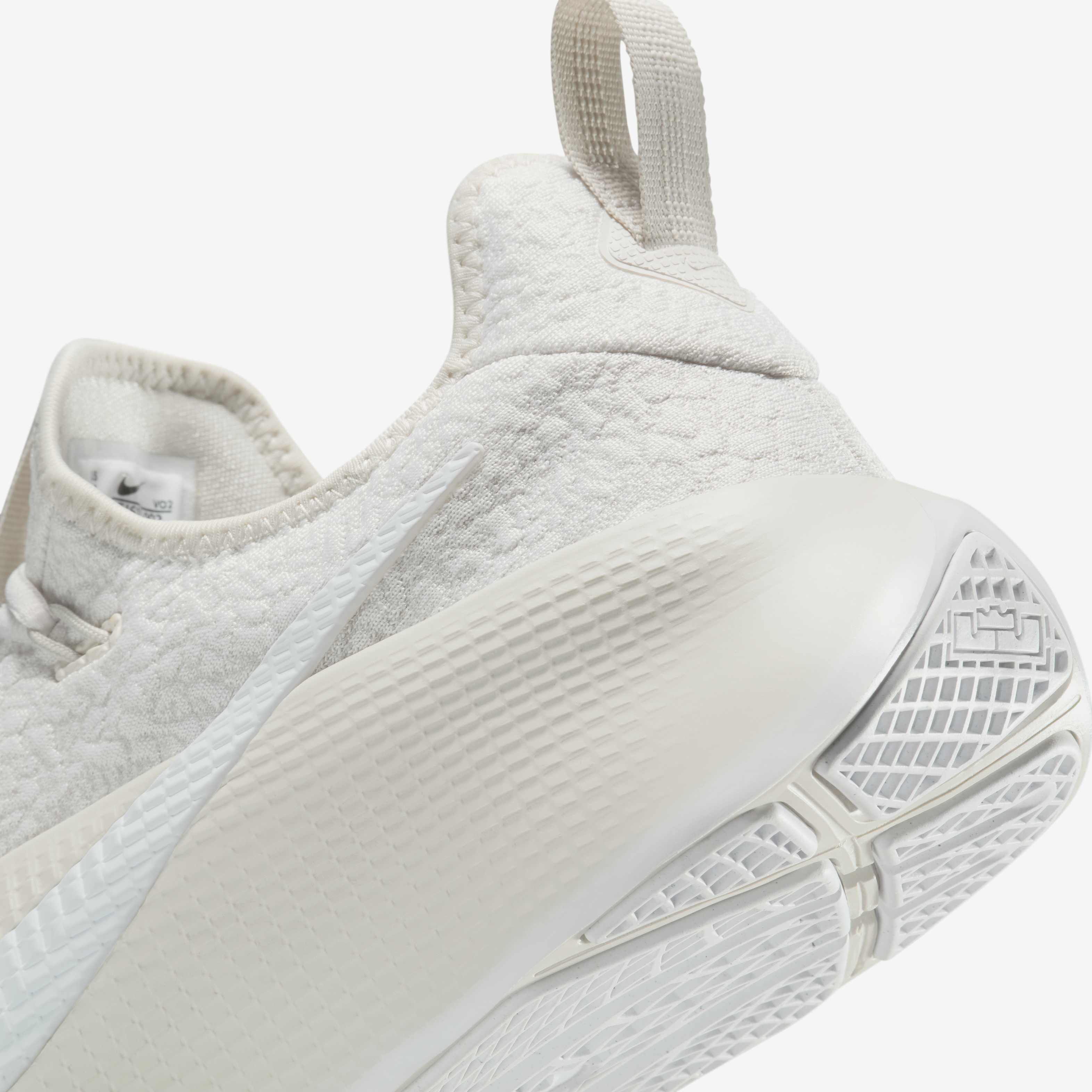 LeBron TR 1 image number 7