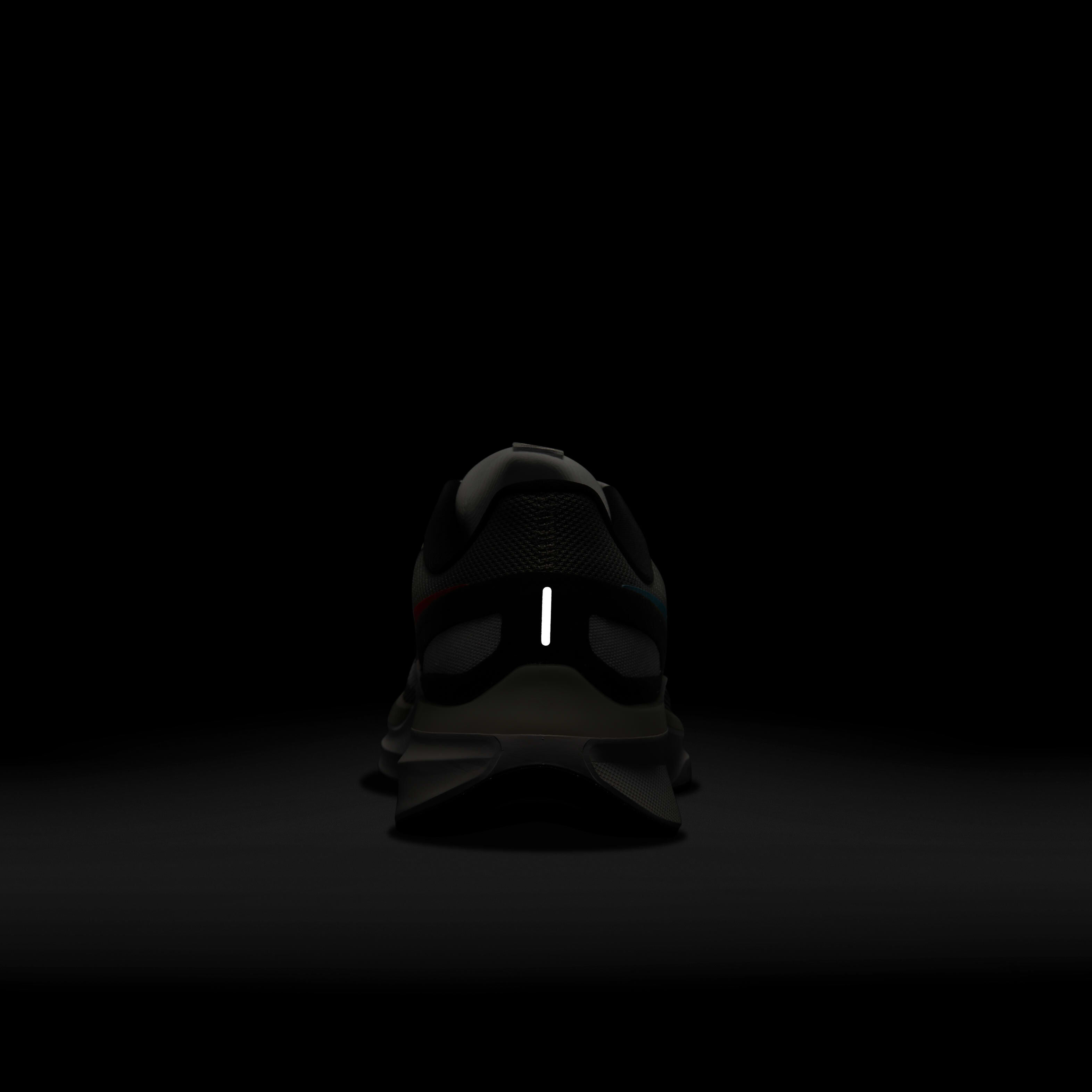 Nike Structure 25 image number 8