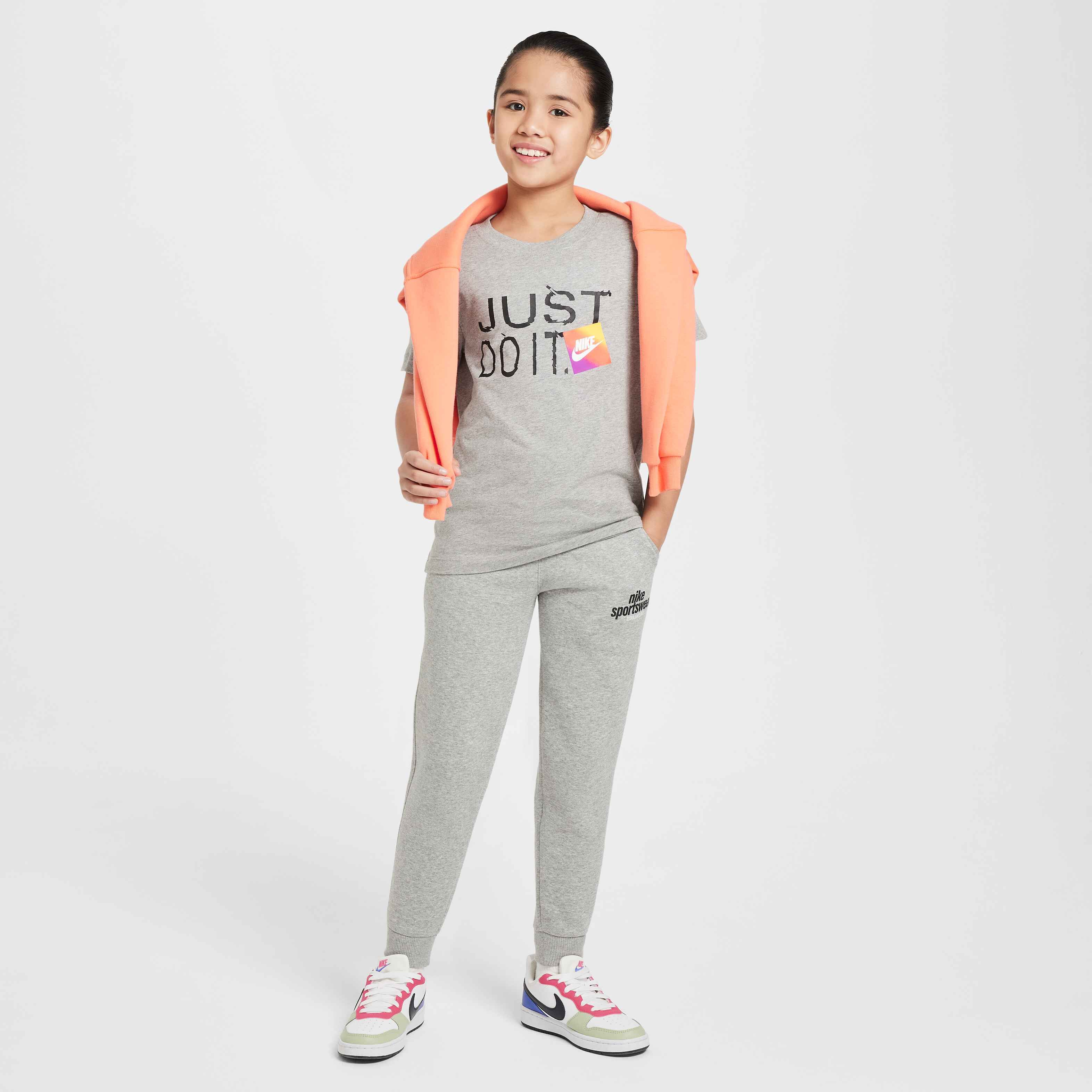 نايكي سبورتسوير image number 4