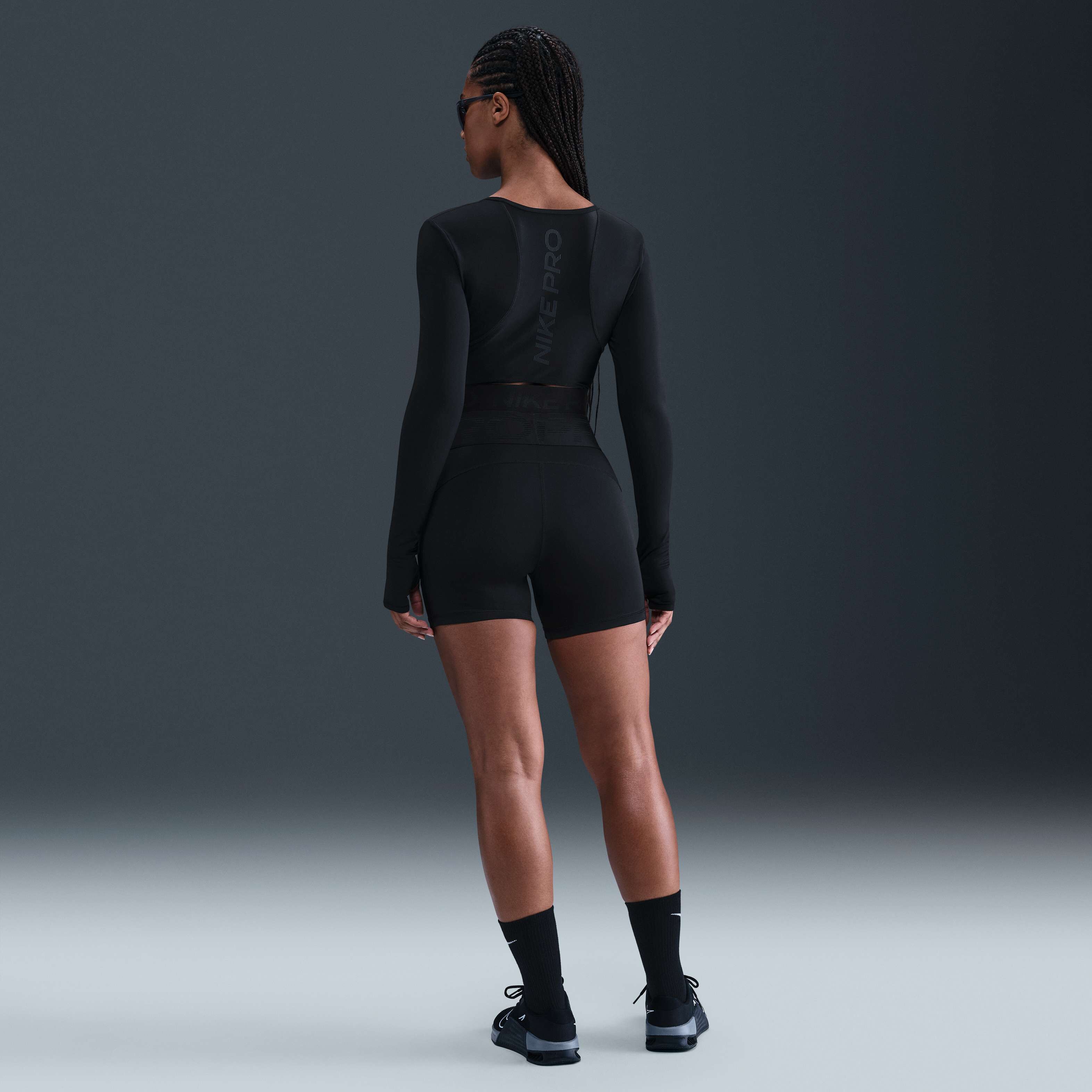 Nike Pro image number 4