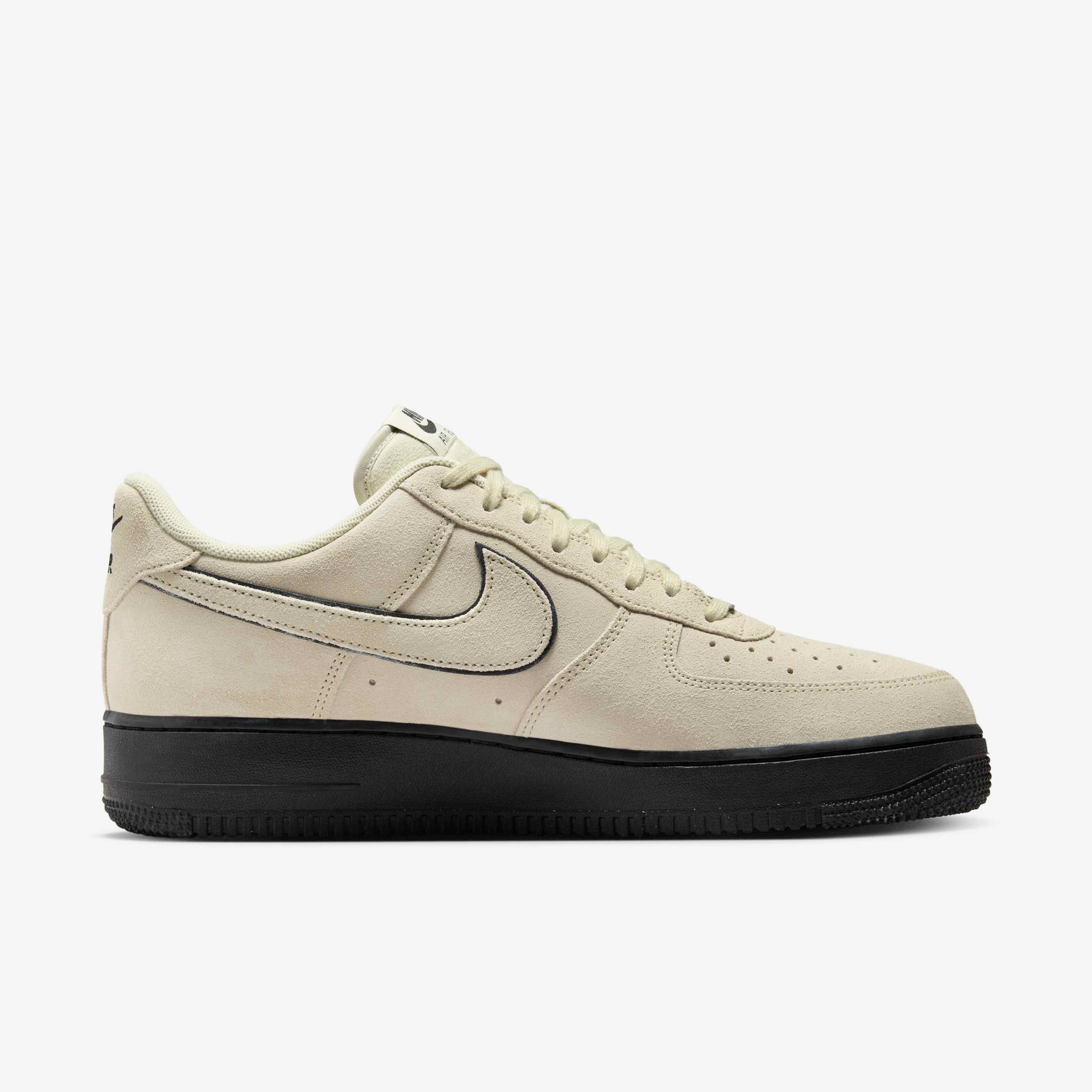 Nike Air Force 1 '07 LV8 image number 2