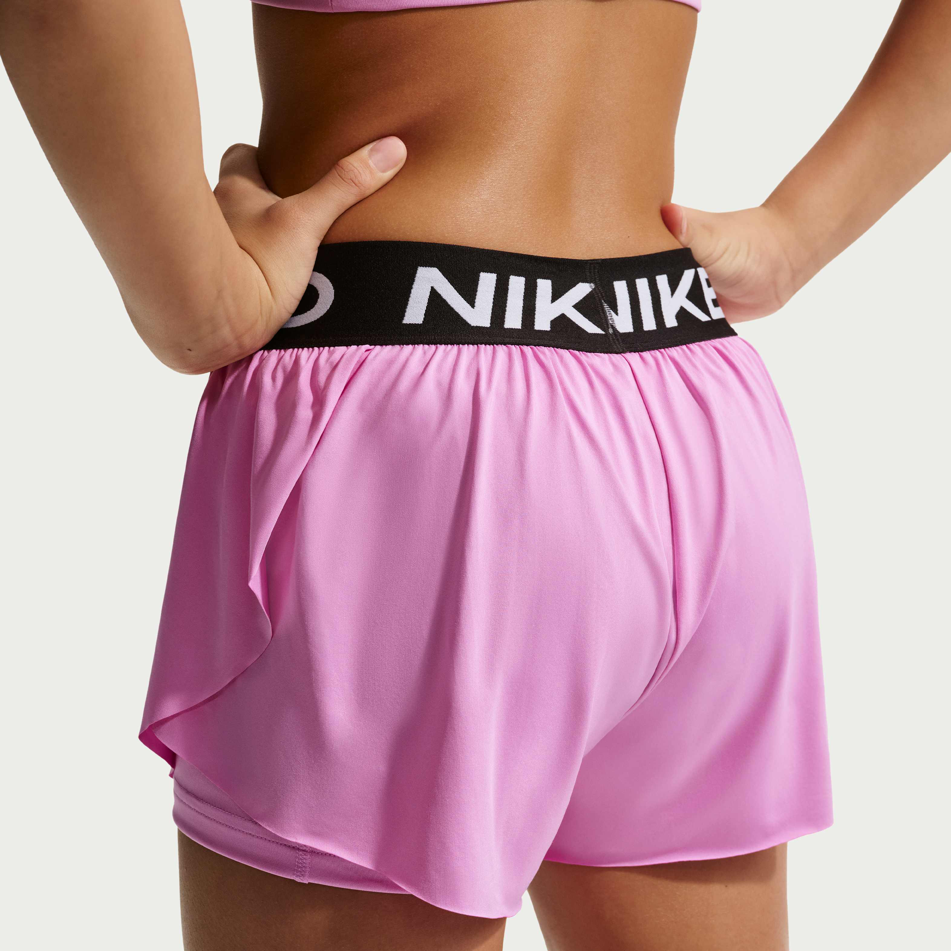 Nike Pro image number 2