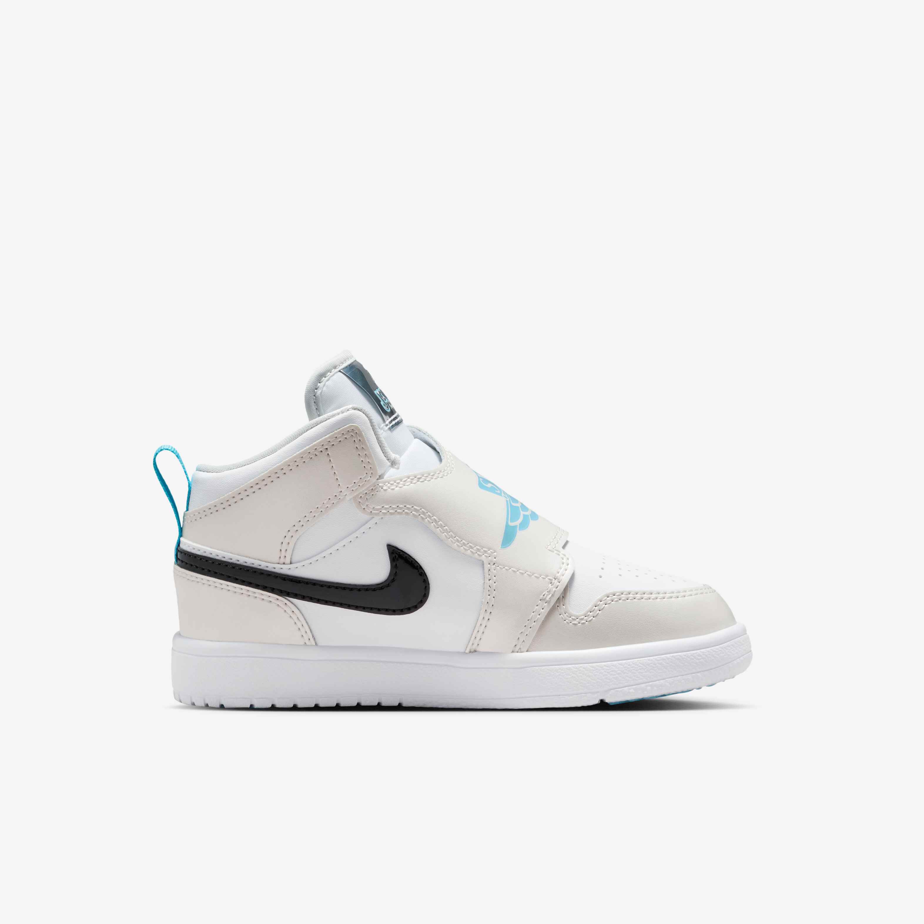 Sky Jordan 1 image number 2