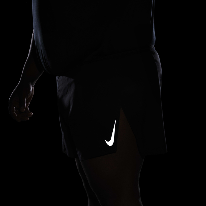 Nike Dri-FIT ADV AeroSwift image number 15 Nike Dri-FIT ADV AeroSwift image number 15