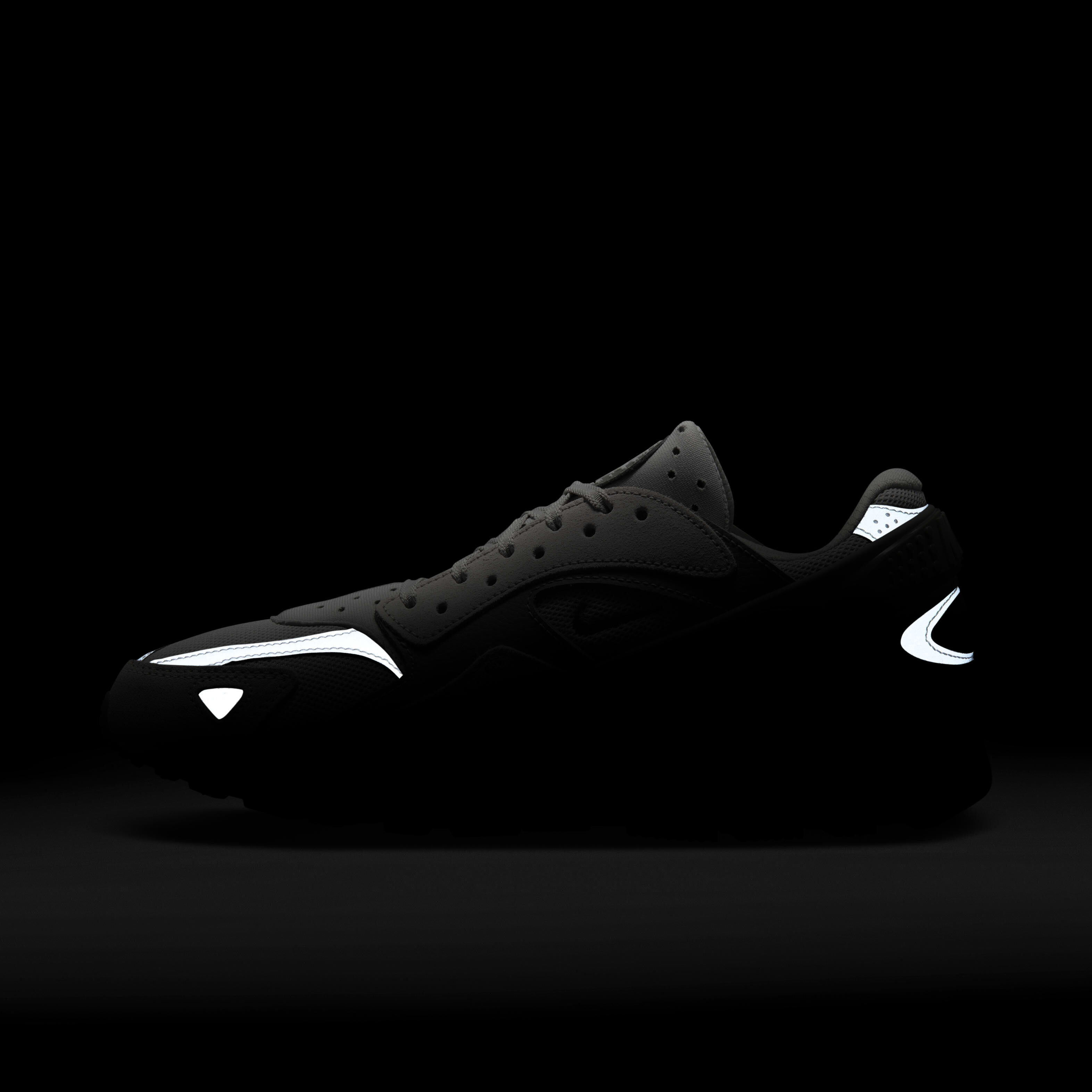 Nike Air Huarache Runner image number 12