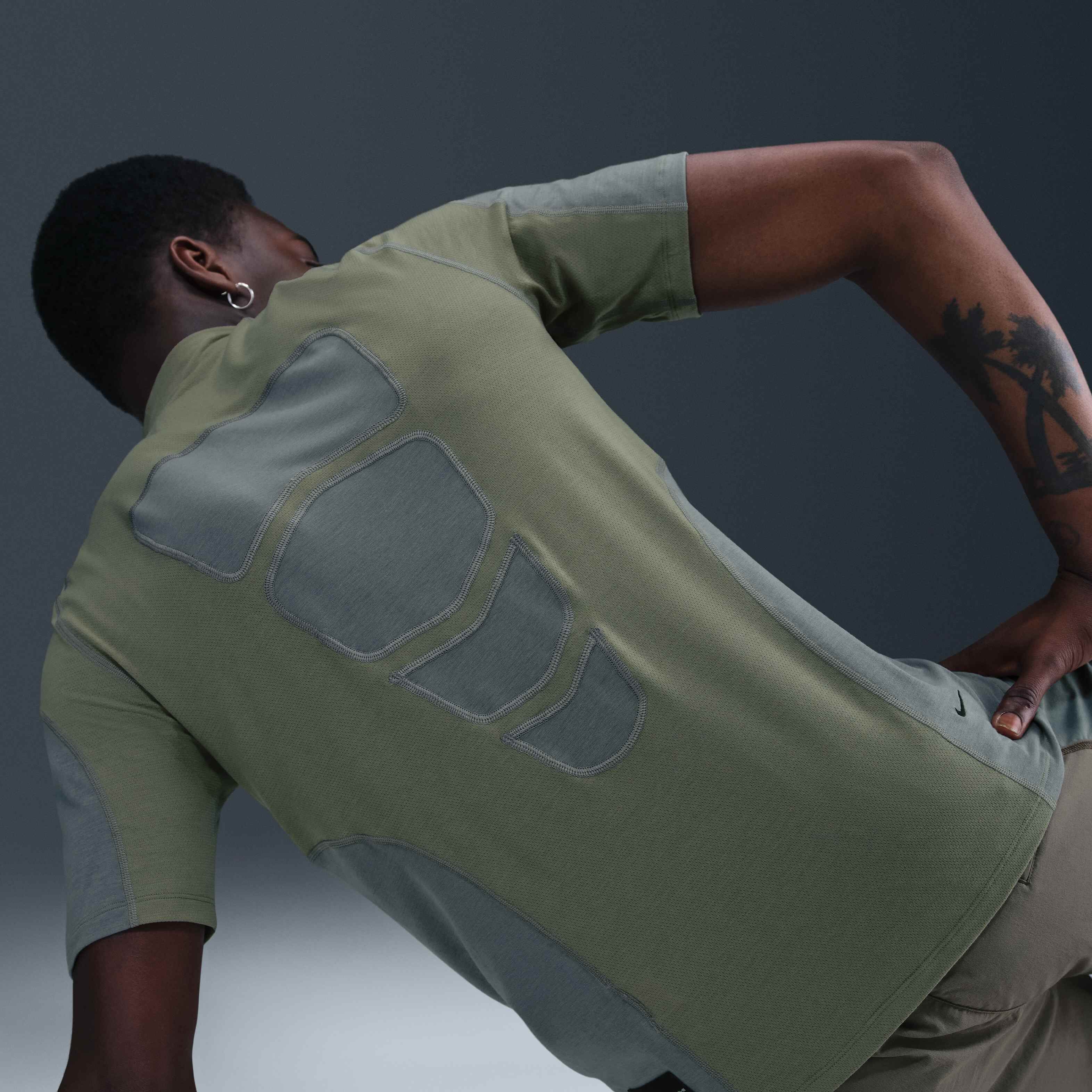 نايكي تك image number 2