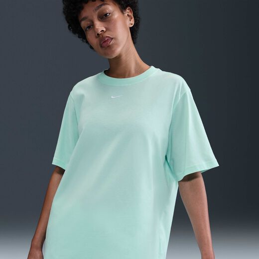 Field General looks-Nike, Nike Sportswear Essential, Women's T-Shirt