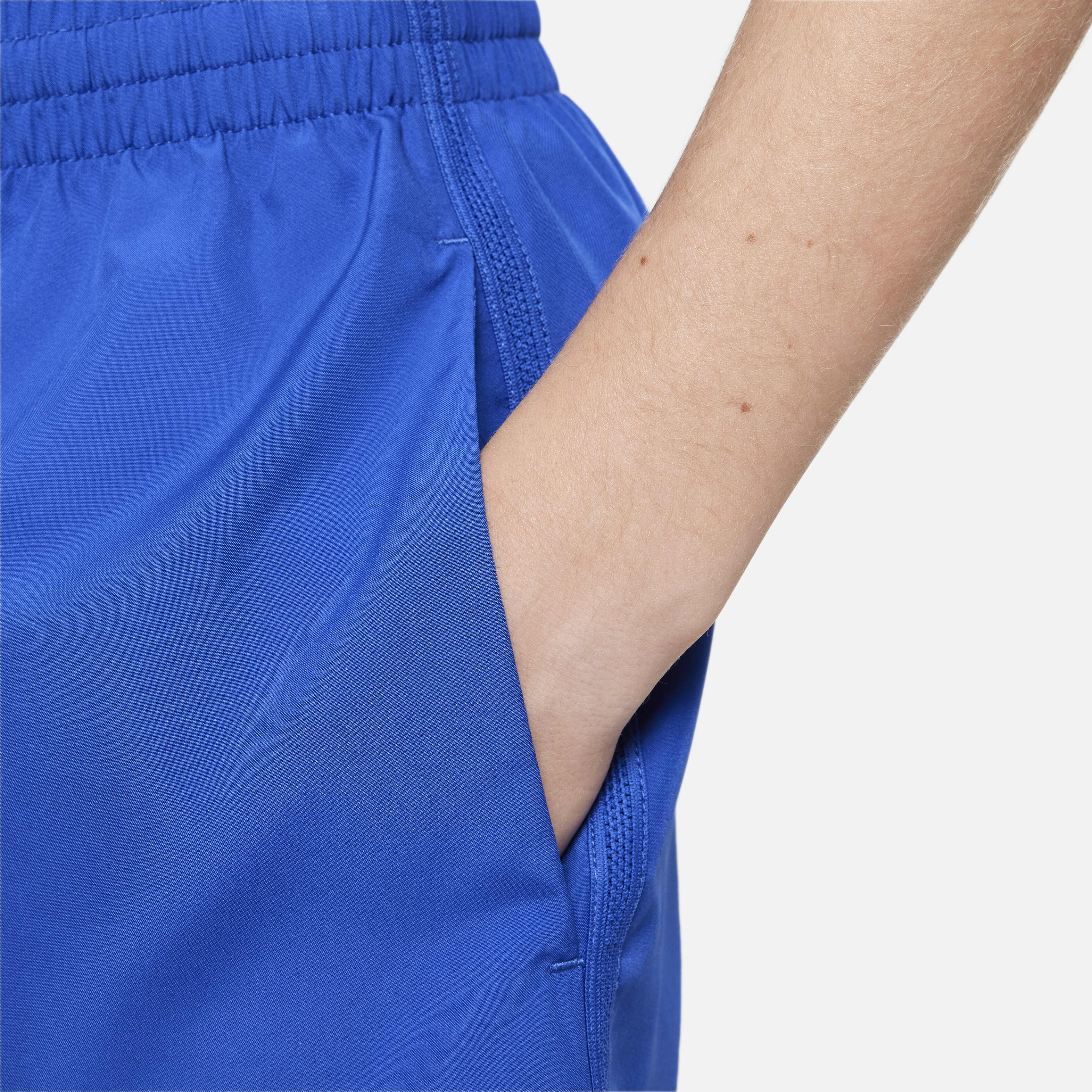 نايكي ملتي image number 6