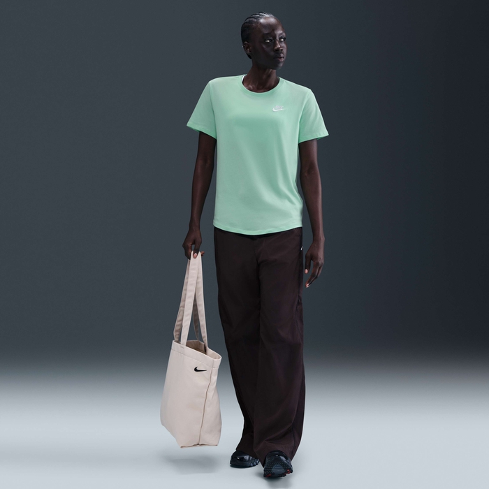 نايكي سبورتسوير كلوب ايسنشالز image number 3 نايكي سبورتسوير كلوب ايسنشالز image number 3