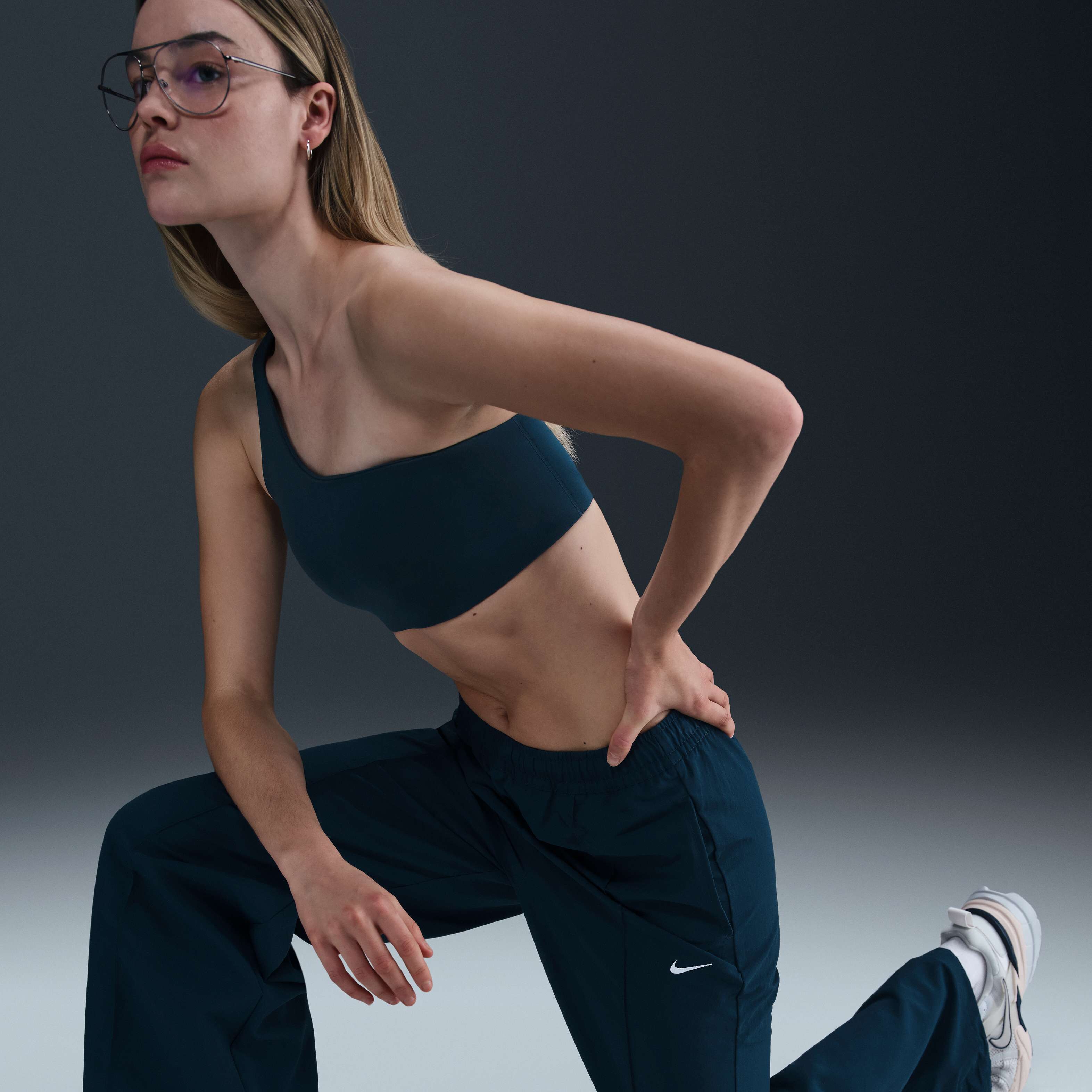 نايكي سبورتسوير ايفريثنج ووفنز image number 4