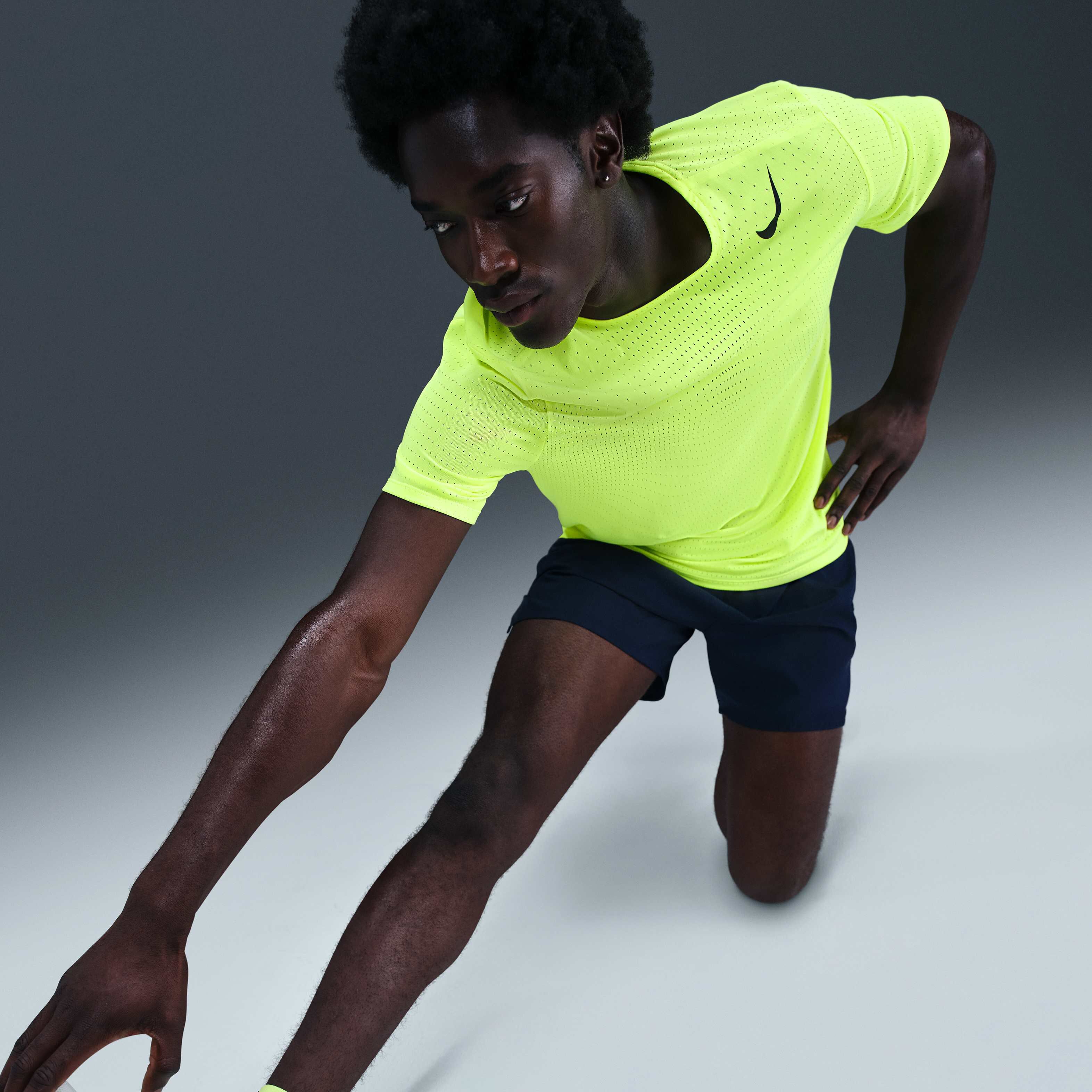 Nike AeroSwift image number 2