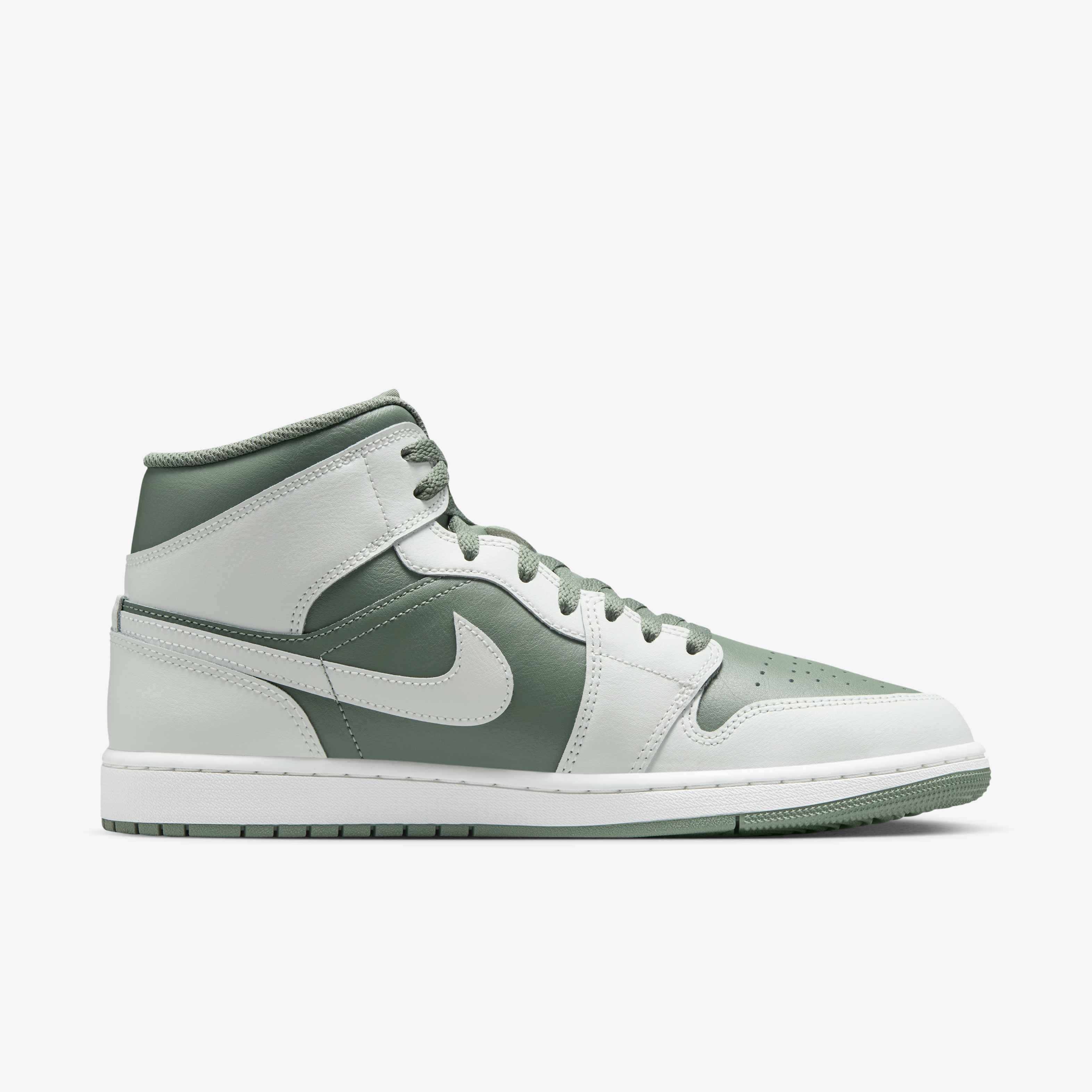 Air Jordan 1 Mid image number 2