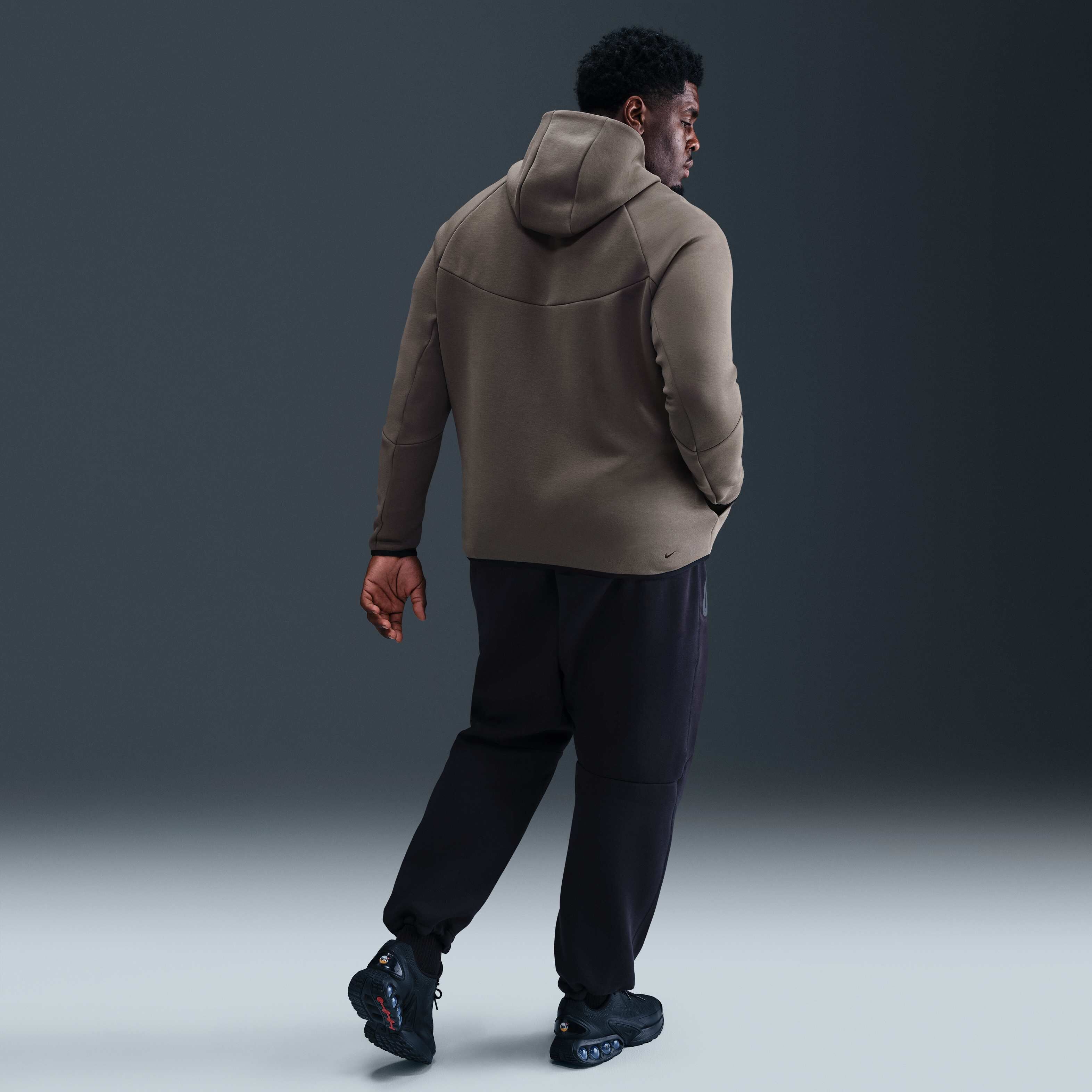 Nike Tech image number 9