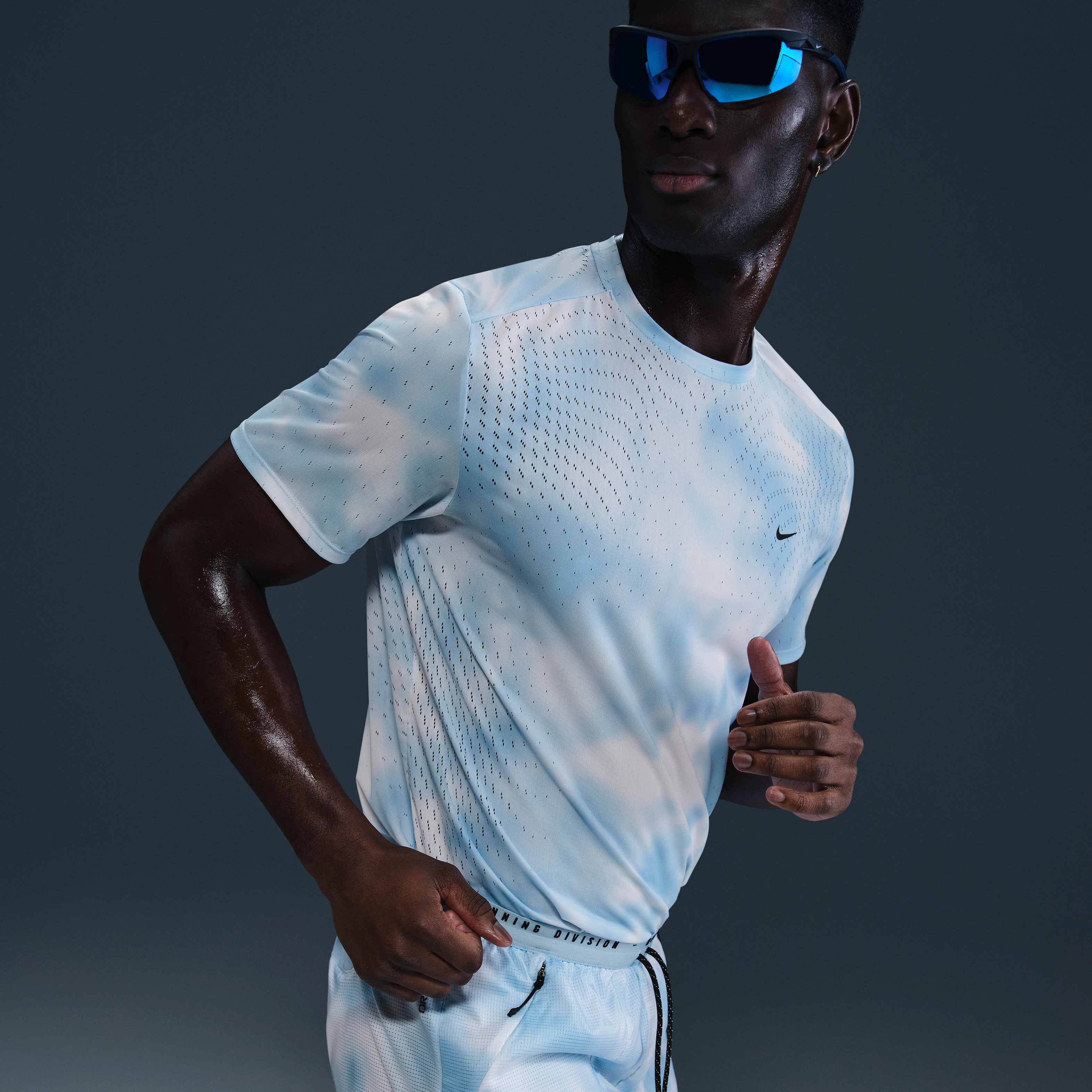 Nike Running Division Breathe image number 4