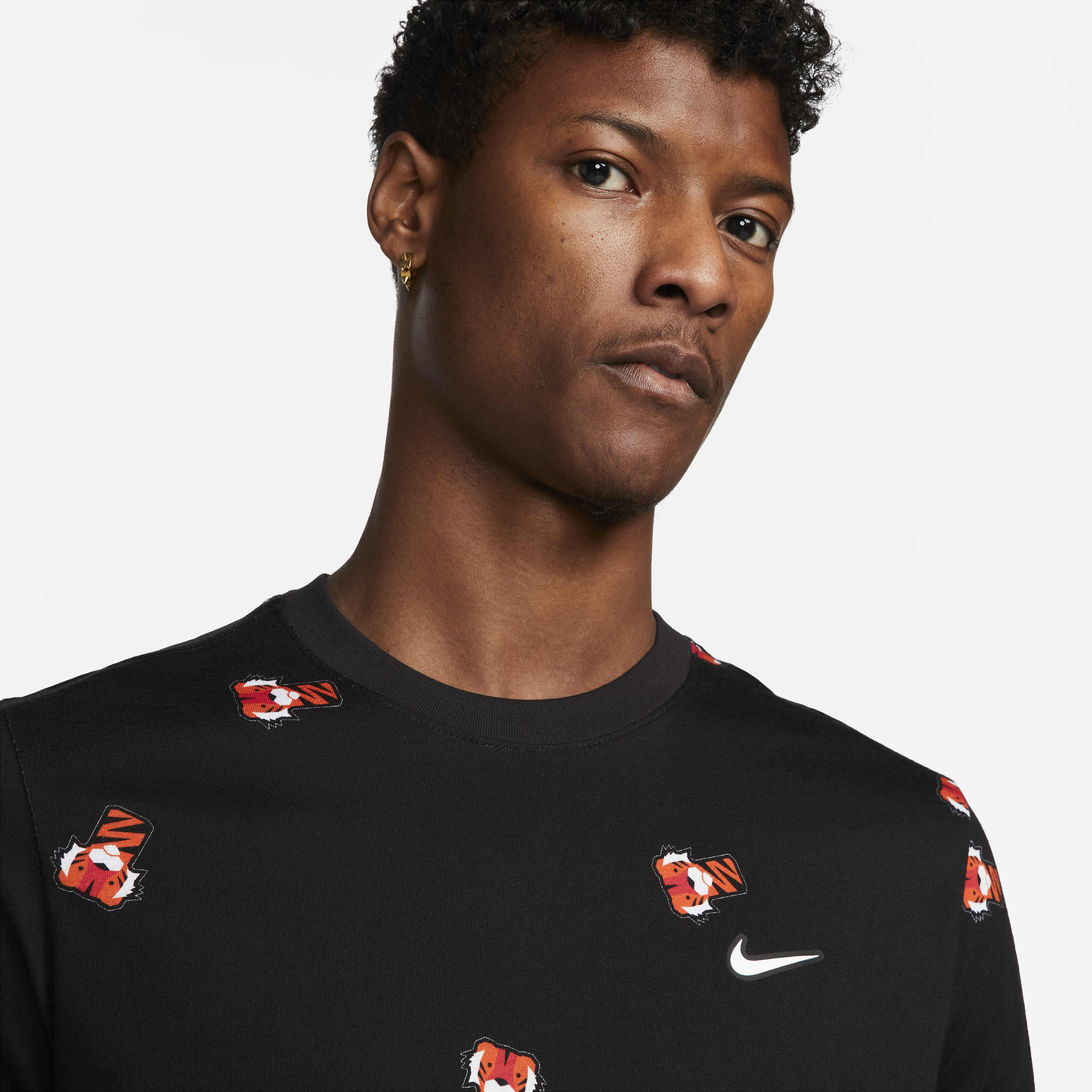 Tiger Woods 'Frank' image number 2