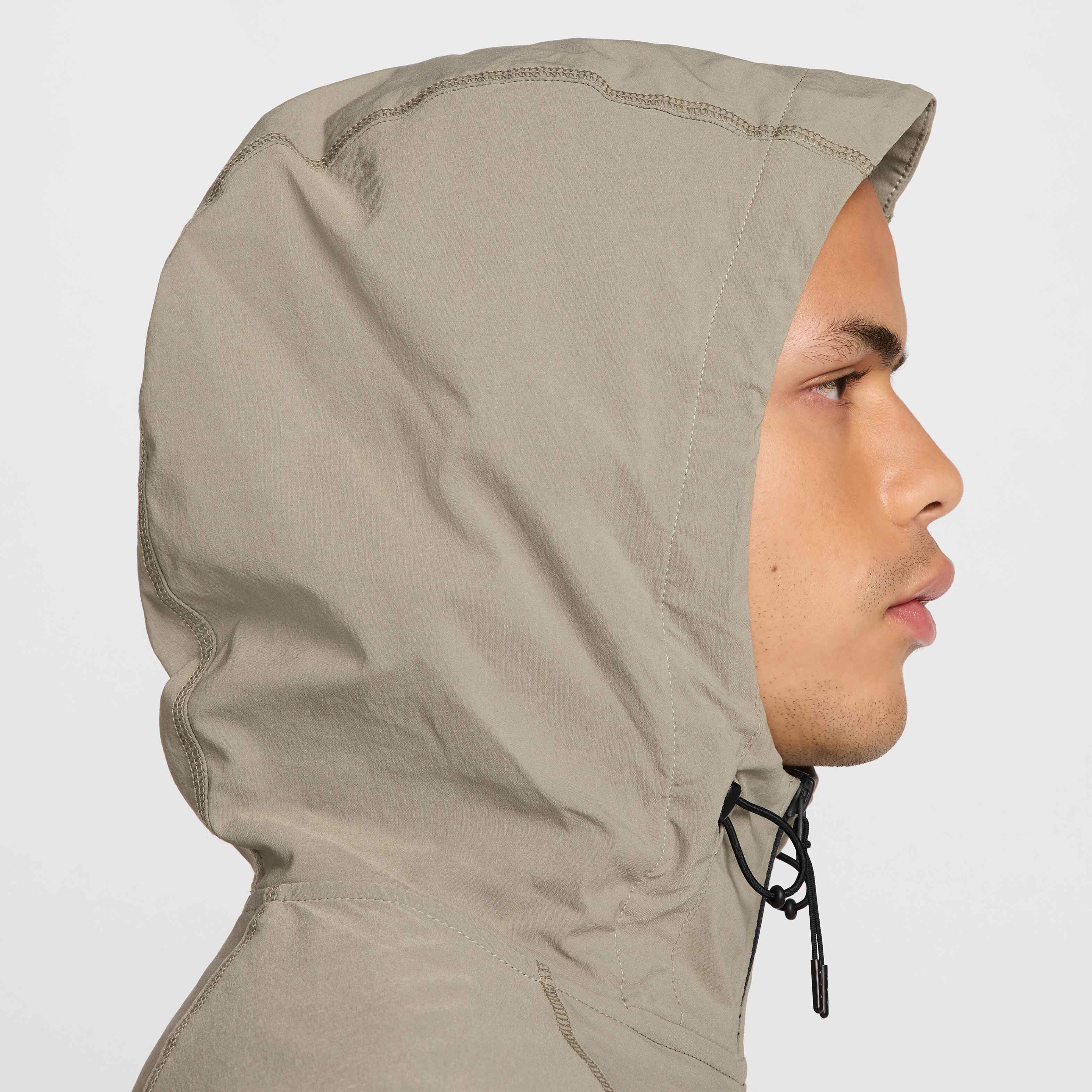 نايكي تك ويندرانر image number 12