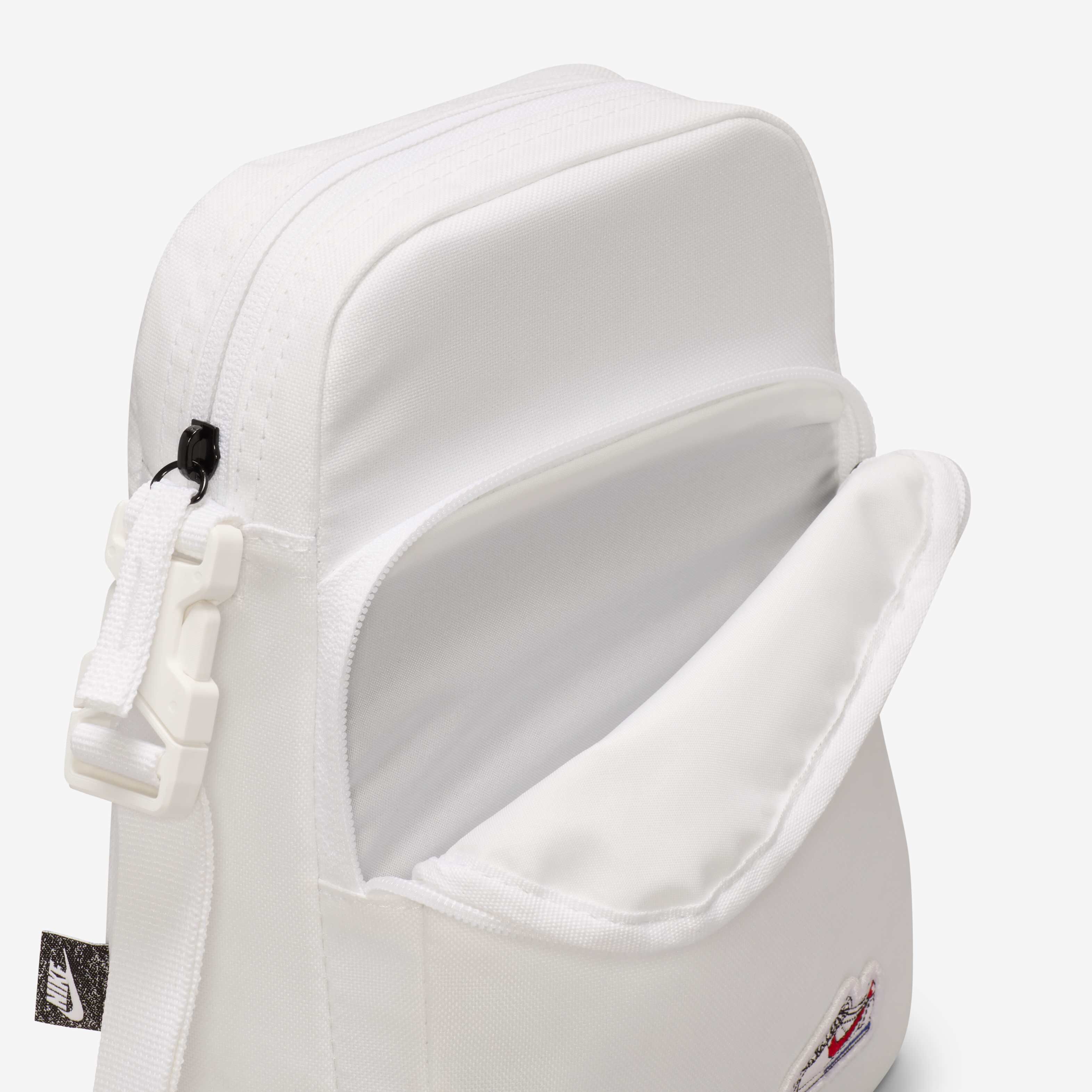 バッグ・カバンその他 [NIKE] Cortez Heritage Crossbody Bag *HM4415-100* Buy Nike Cortez Heritage Cross-Body Bag (4L) - White/White