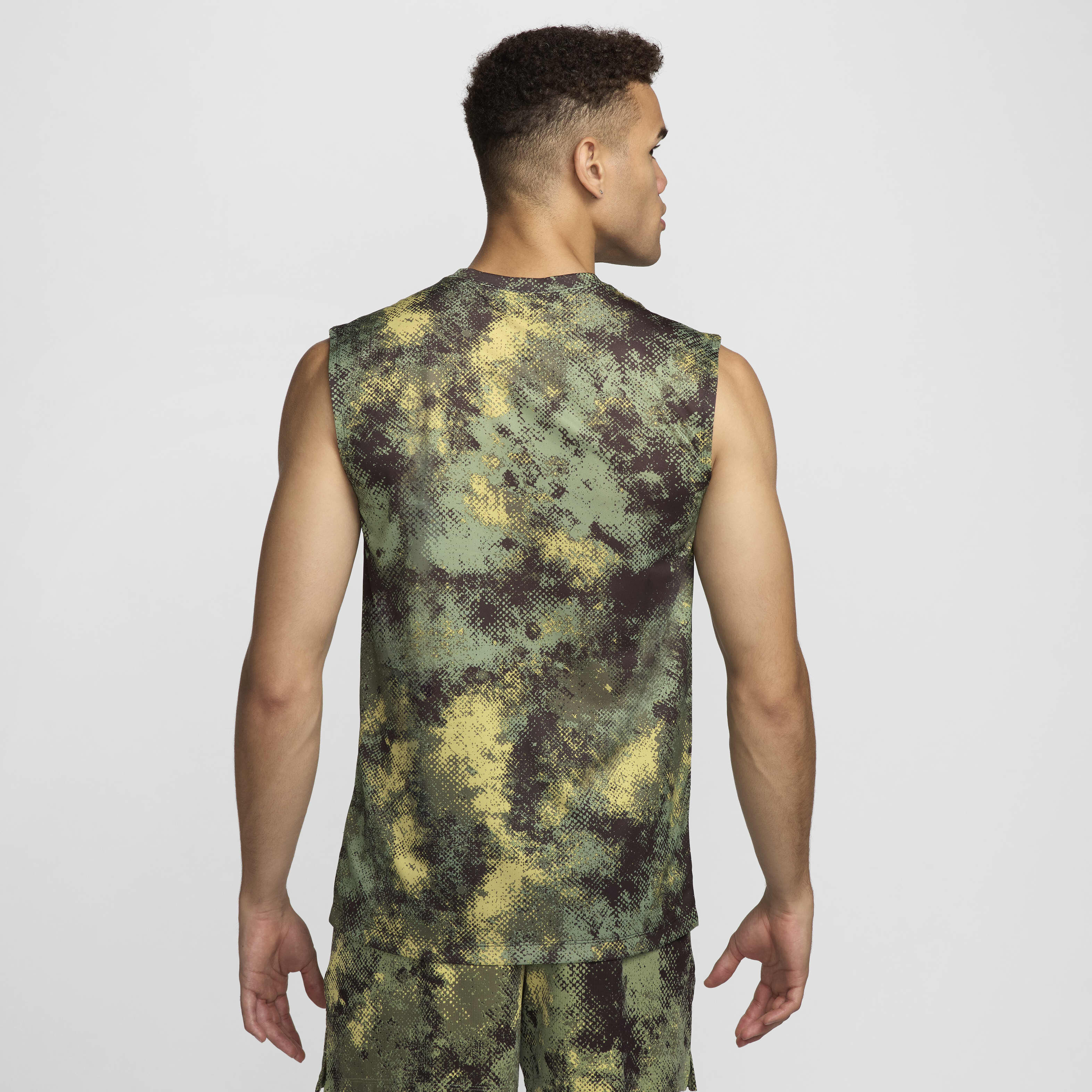 Buy Nike Men s Dri FIT Sleeveless Fitness T Shirt Nike Kuwait Official