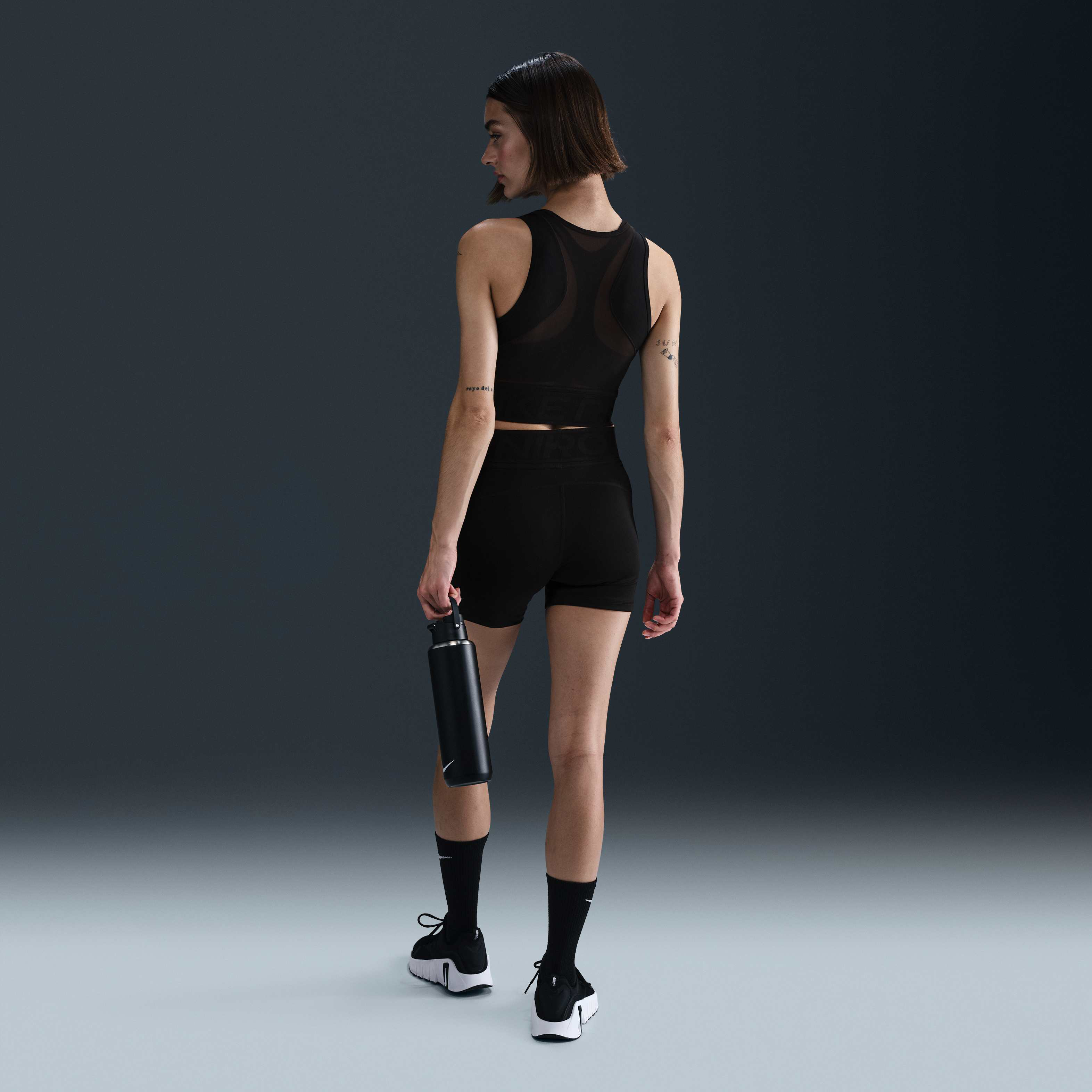 Nike Pro image number 4