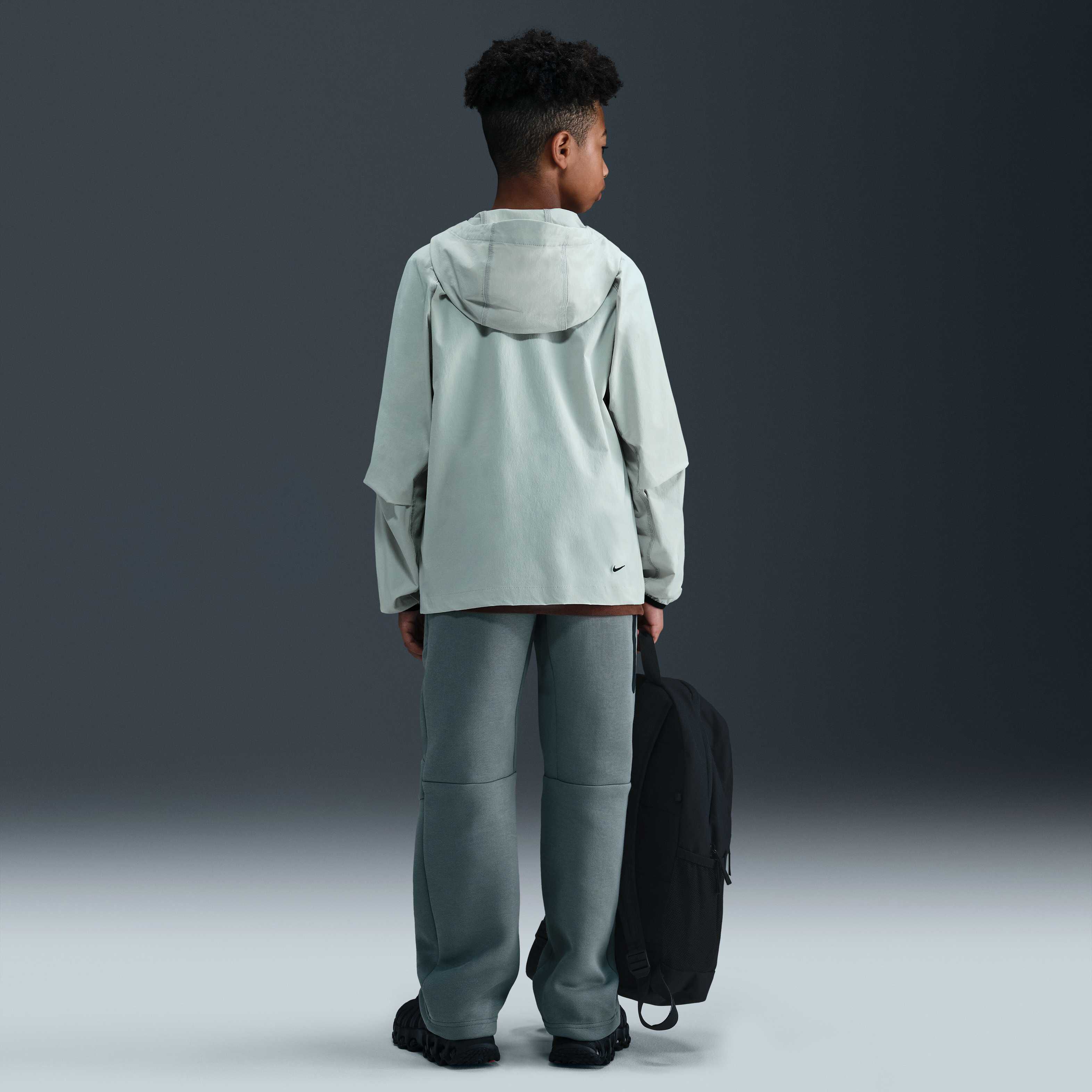 نايكي تك image number 4