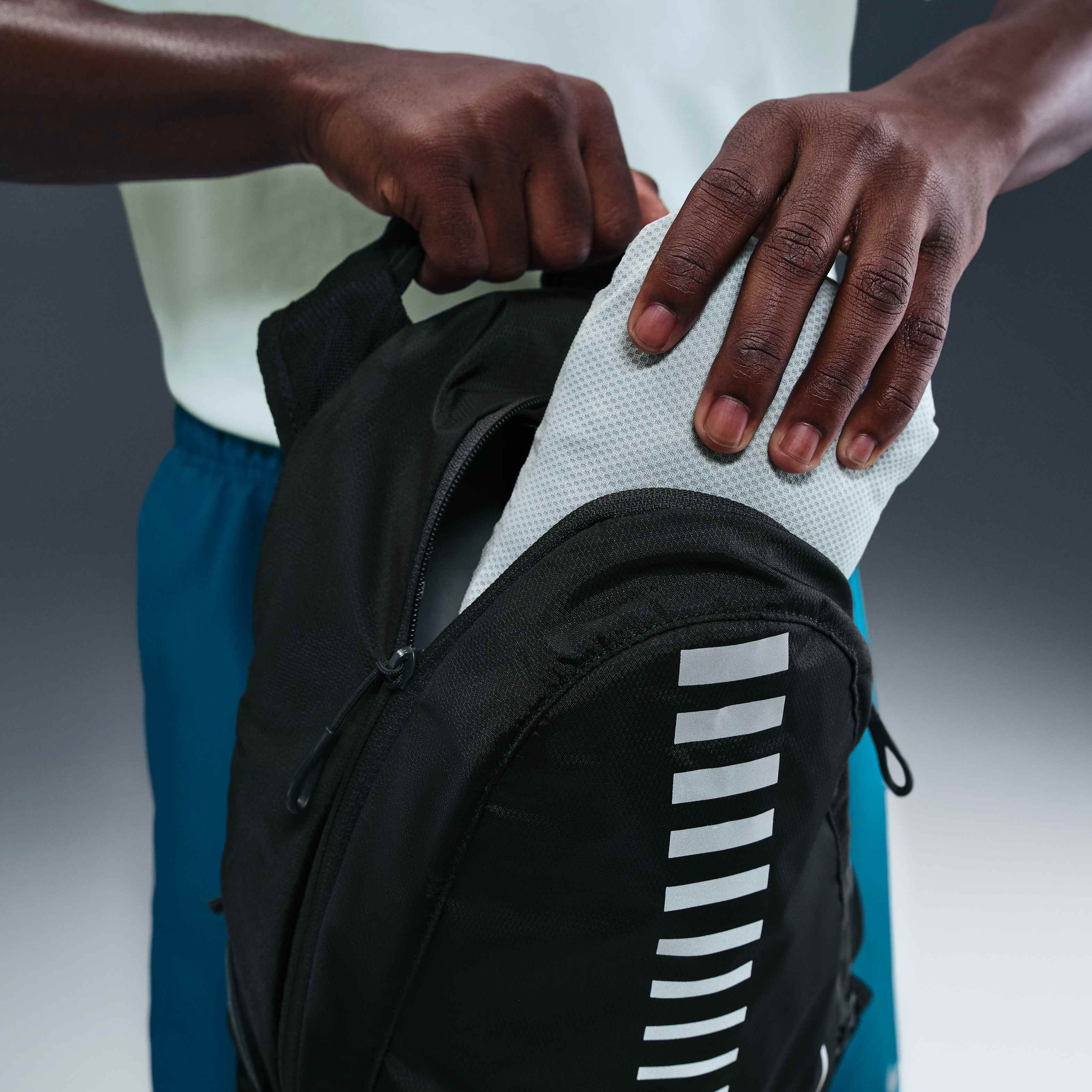 Nike Impossibly Light Windrunner image number 6