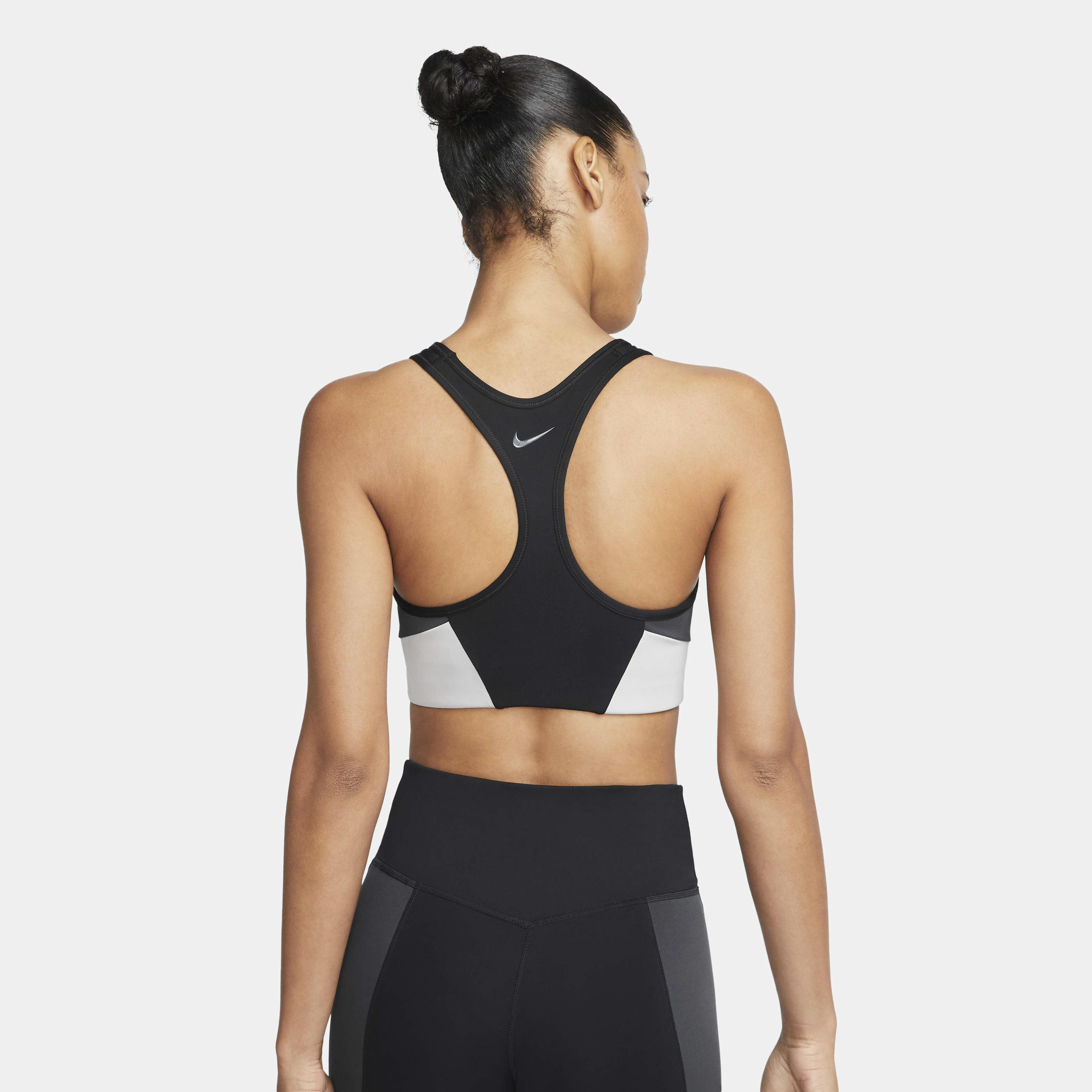 نايكي سووش image number 1