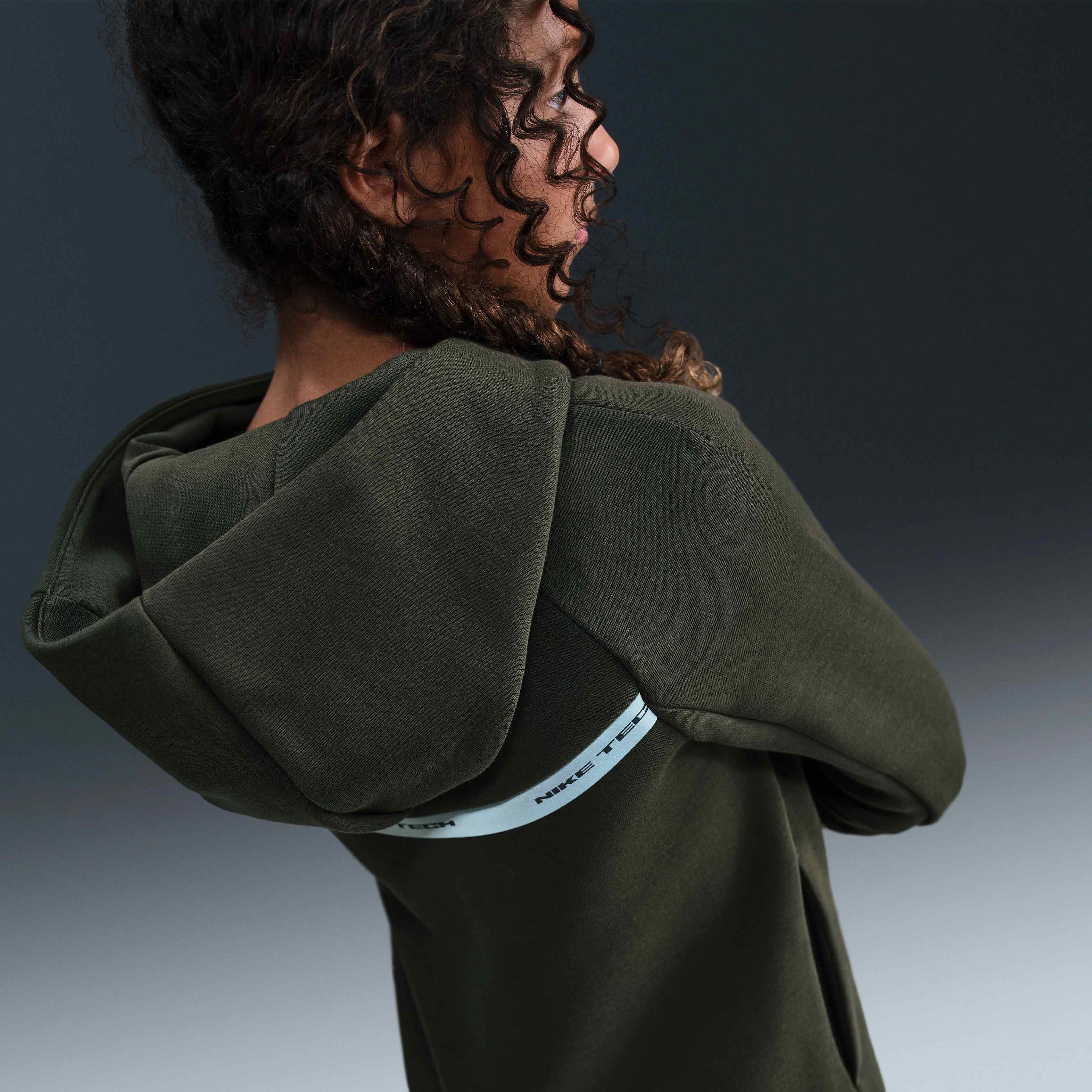 نايكي تك image number 3