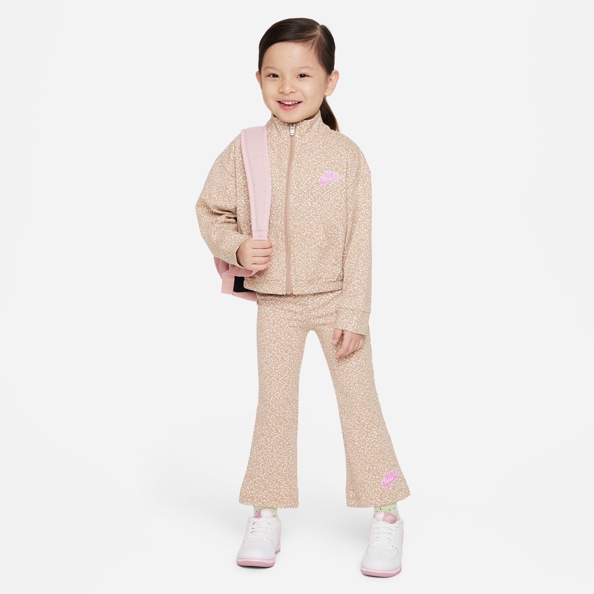 طقم نايكي نوتبوك برينتد بسحاب كامل وليقنز image number 0