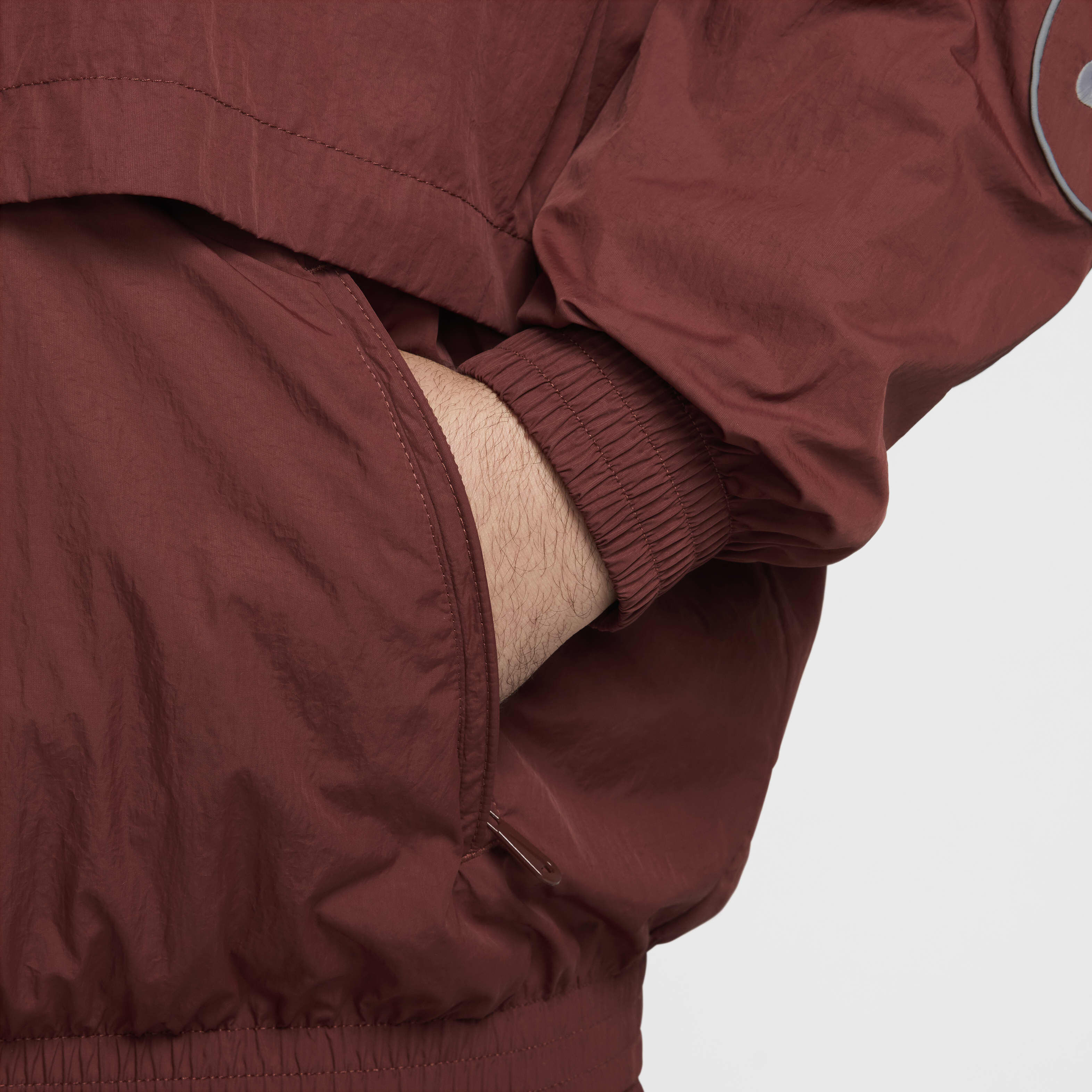 نايكي سبورتسوير سولو سووش image number 15