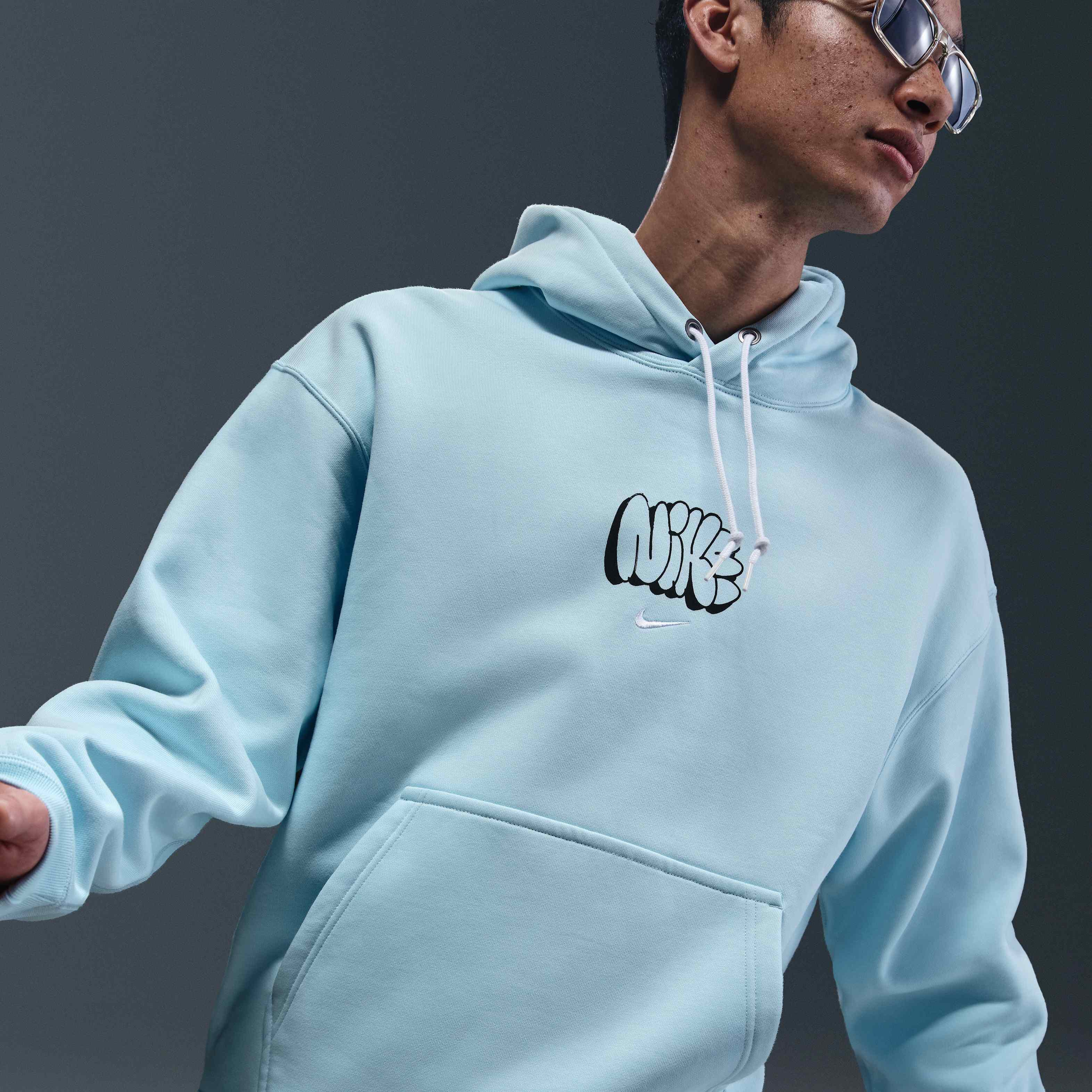 Nike Solo Swoosh image number 2