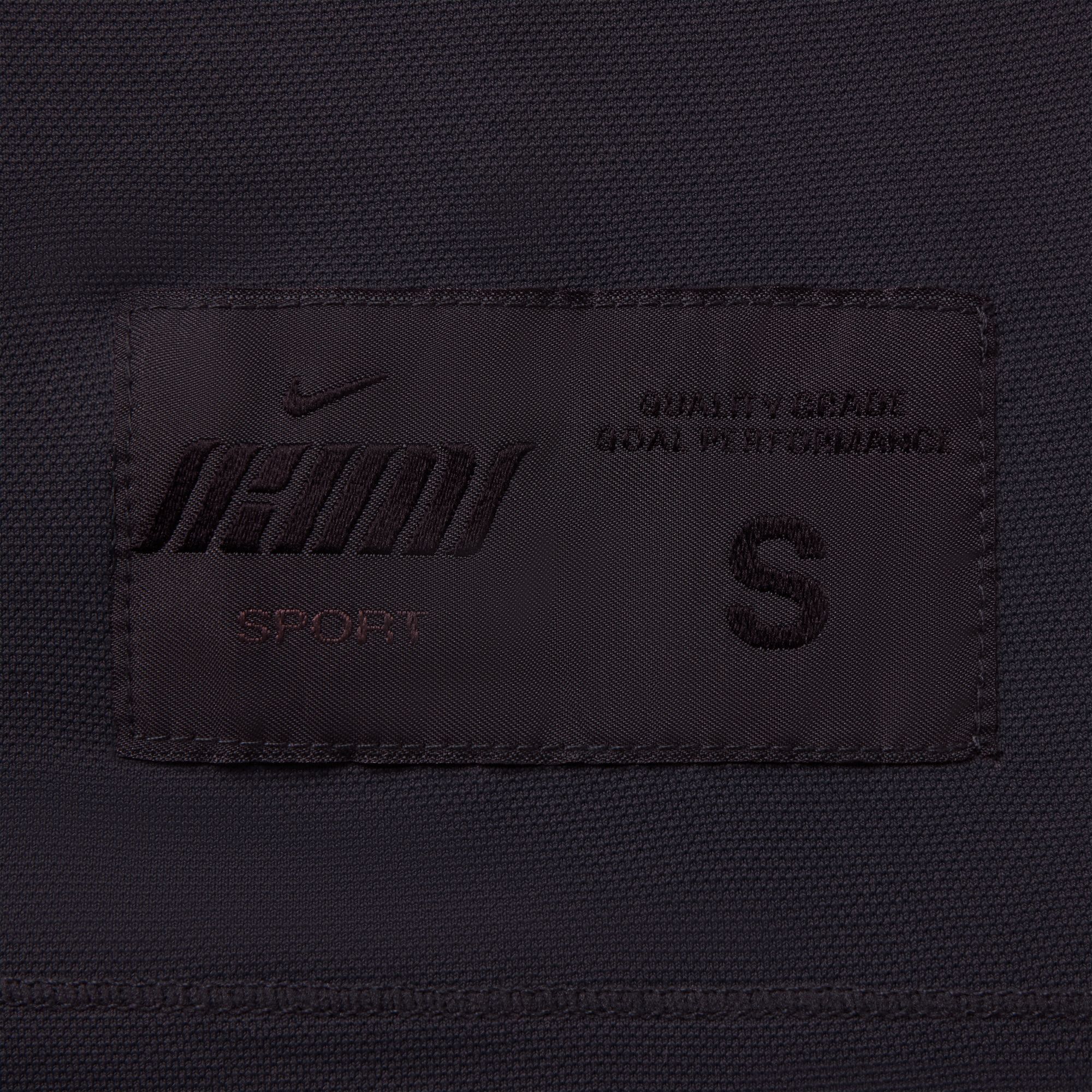 Zoom image