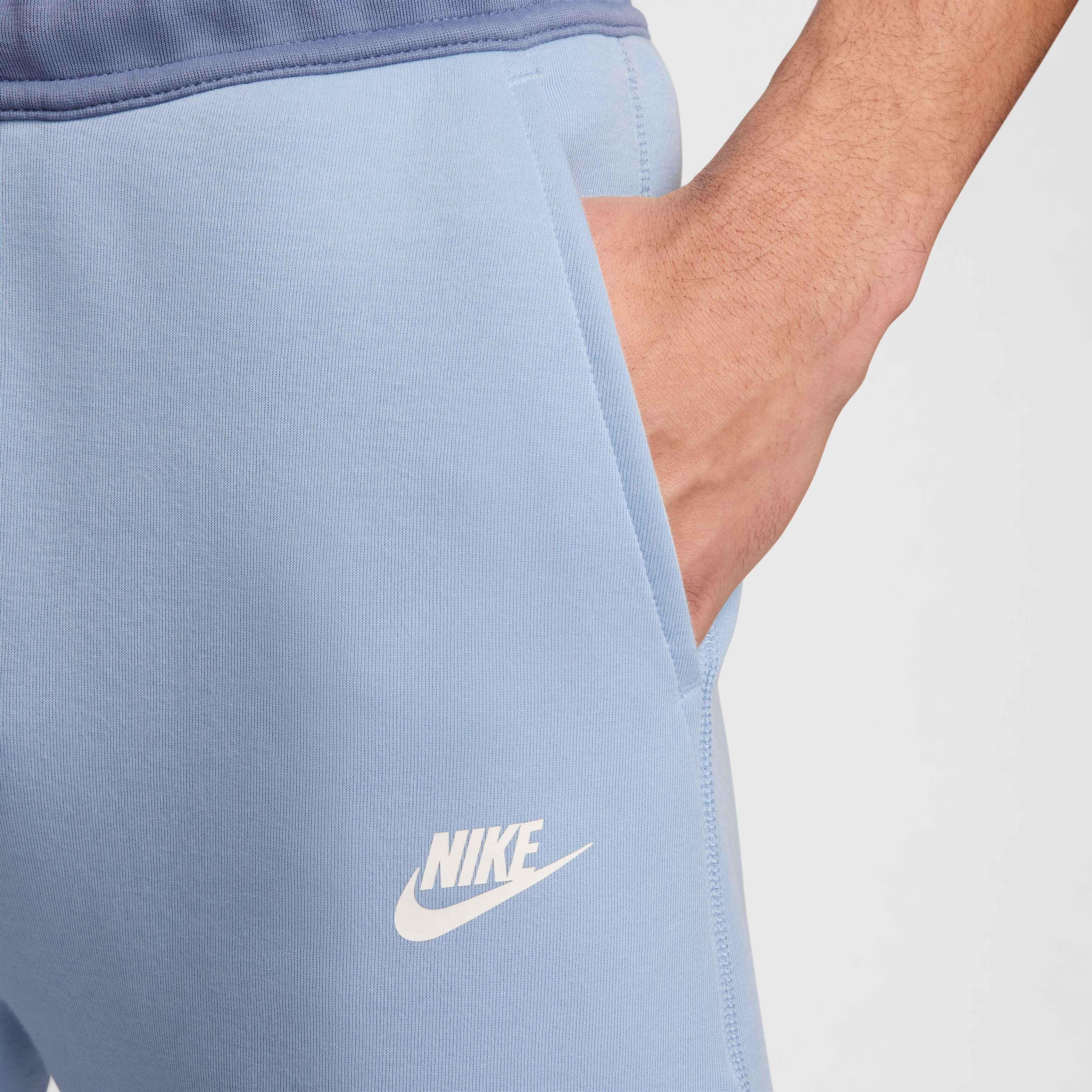 Nike Sportswear Tech Fleece image number 3