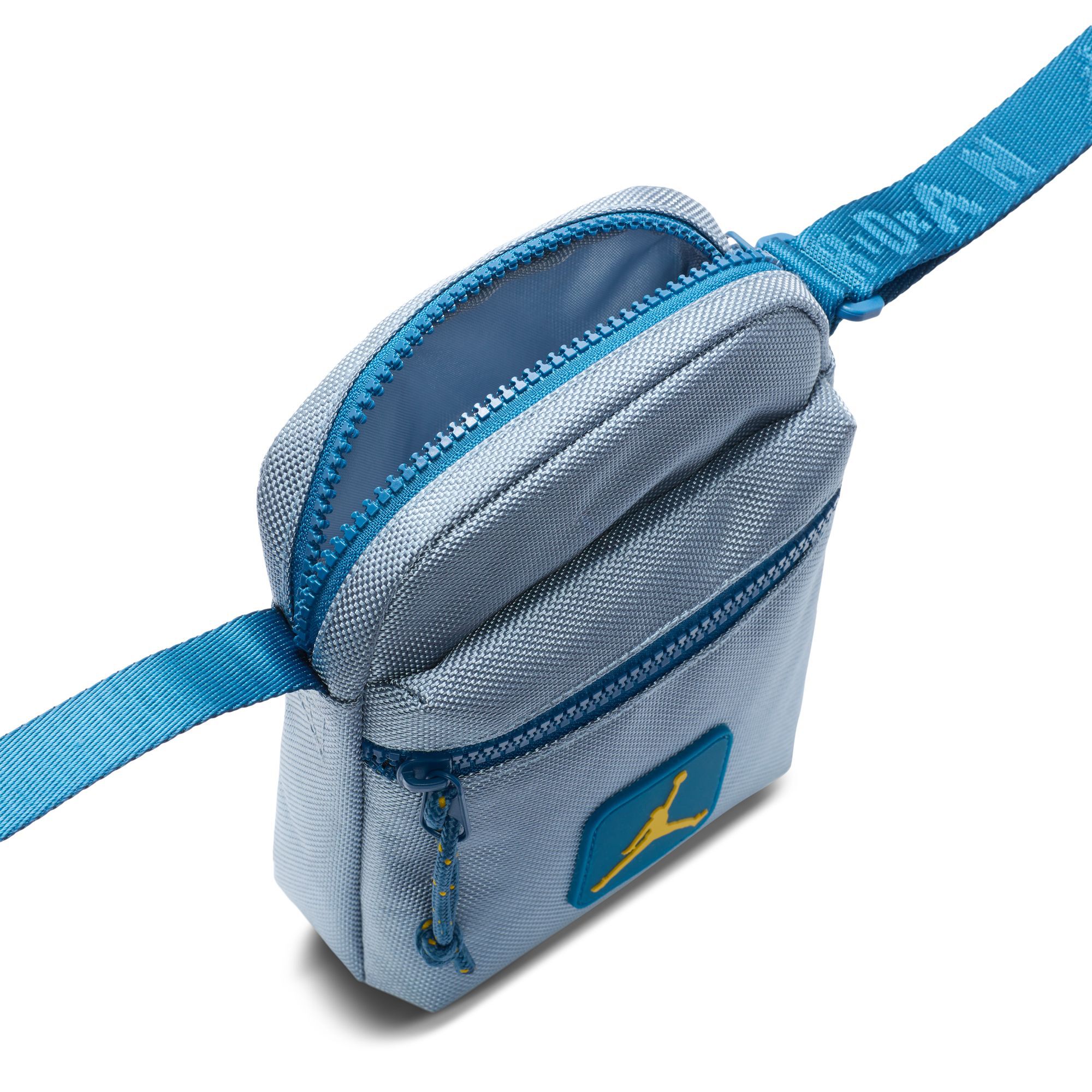 【NIKE】Jordan Rise Festival Bag (1L) ☆ クロスボディ Jordan Rise Festival Bag – DTLR
