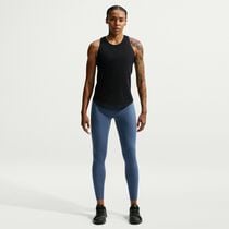 Nike Universa