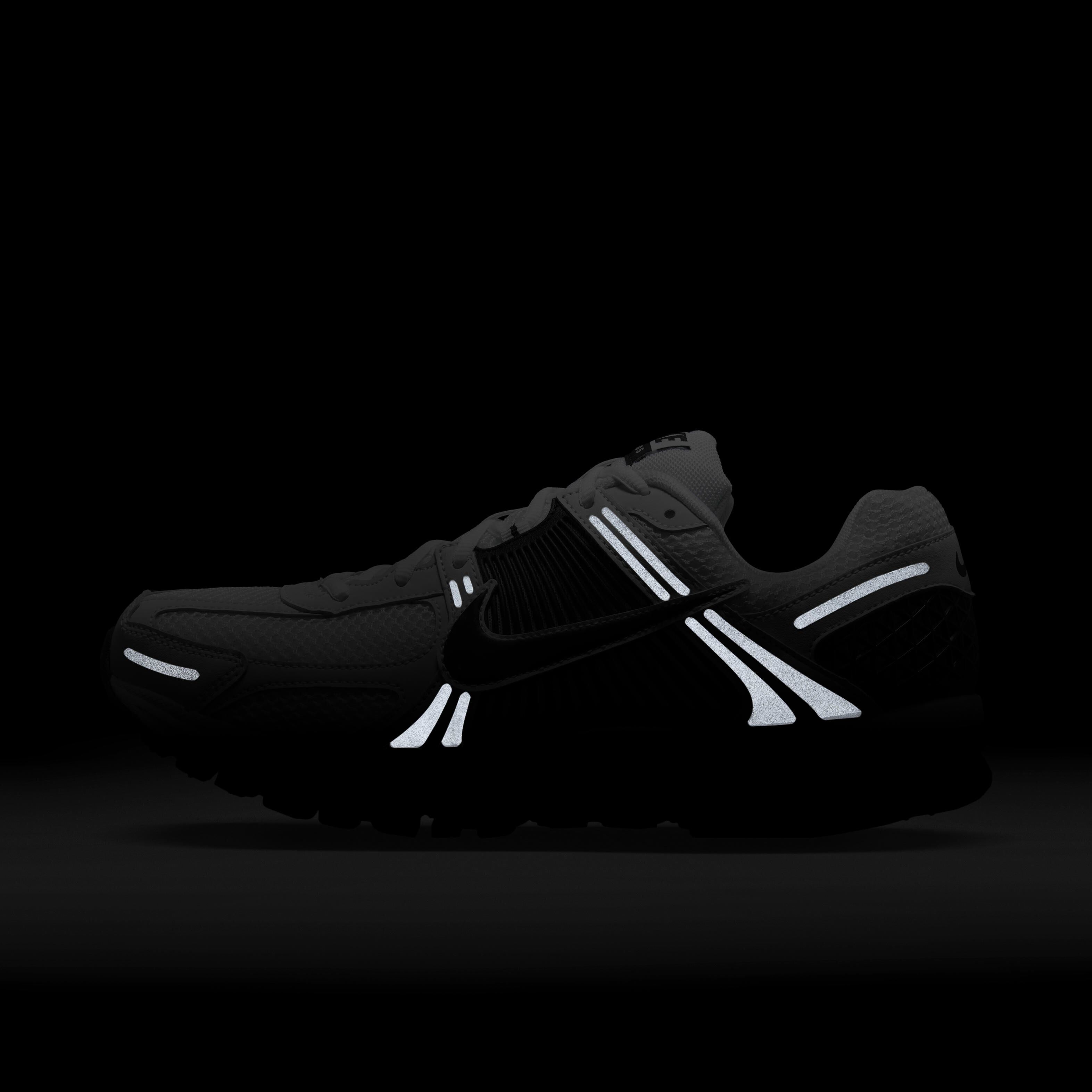Buy Nike Zoom Vomero 5 Men s Shoes Nike Kuwait Official